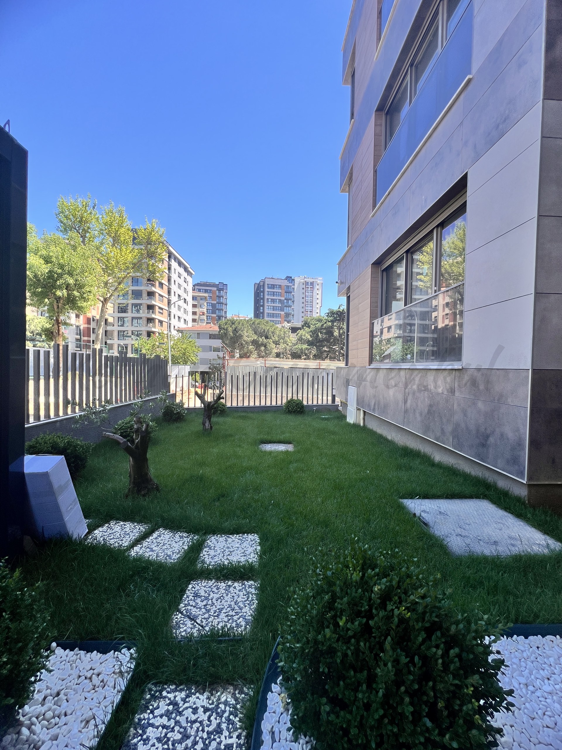 SUADİYE BEYMEN ARKASI BALKONLU YÜZME HAVUZLU 105M2 NET 3+1 SIFIR