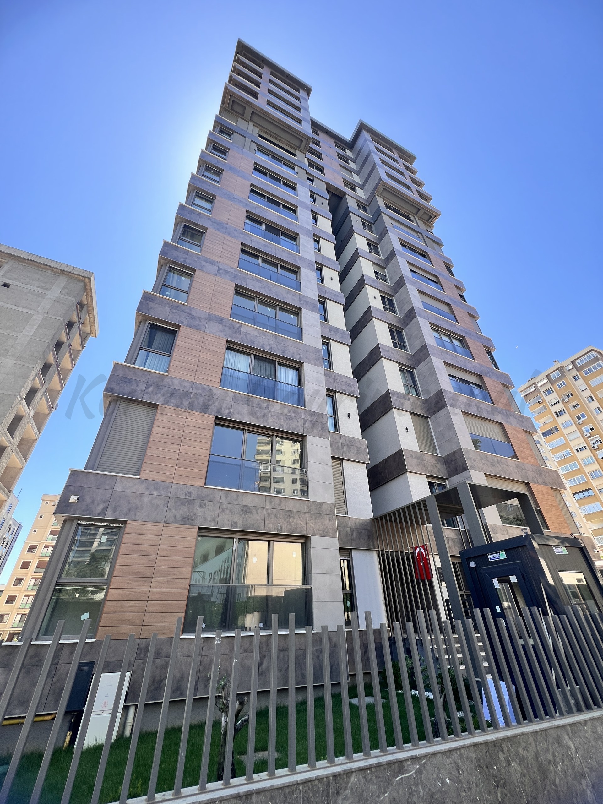 SUADİYE BEYMEN ARKASI BALKONLU YÜZME HAVUZLU 105M2 NET 3+1 SIFIR