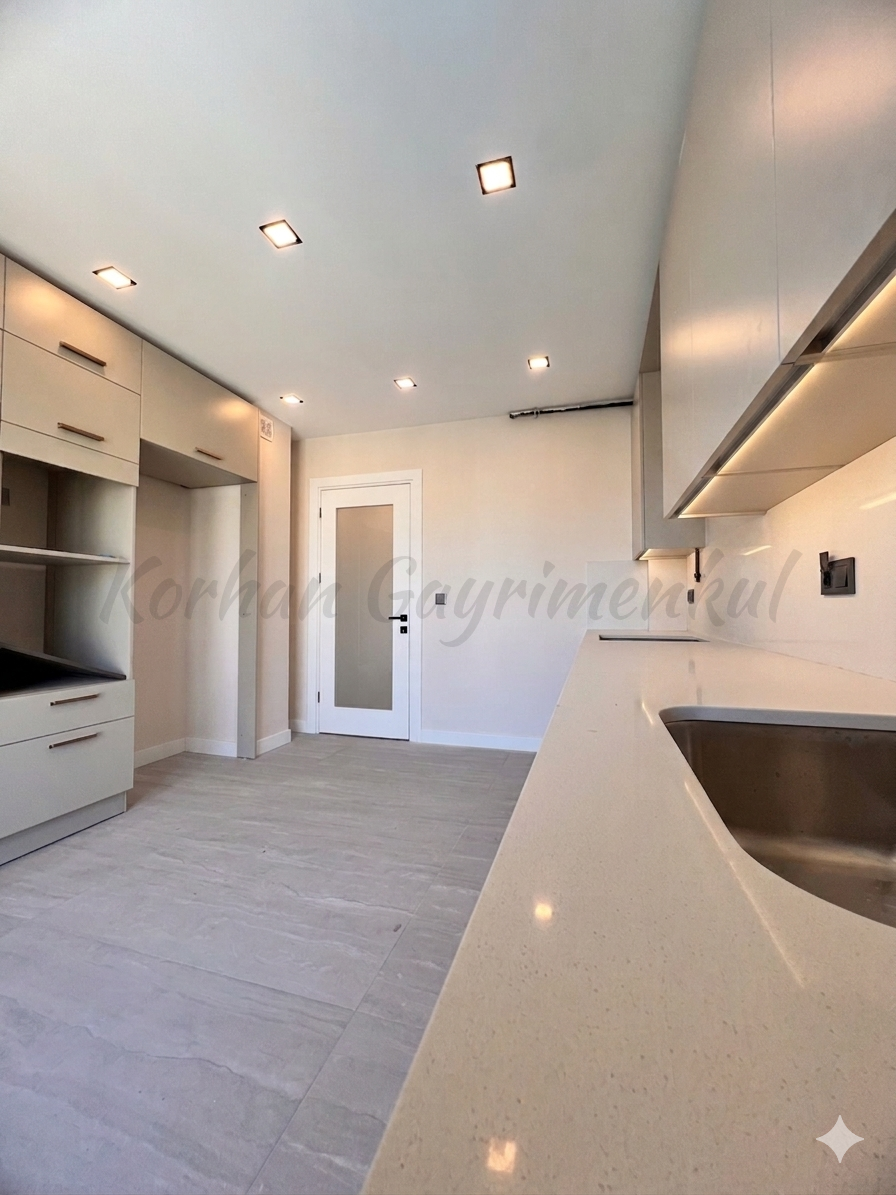 SUADİYE BEYMEN ARKASI BALKONLU YÜZME HAVUZLU 105M2 NET 3+1 SIFIR
