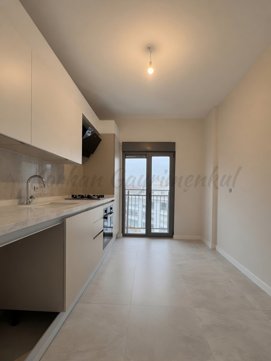 ERENKÖY MARMARAYA YAKIN EBEVEYN BANYOLU 90M2 NET 3+1 SIFIR
