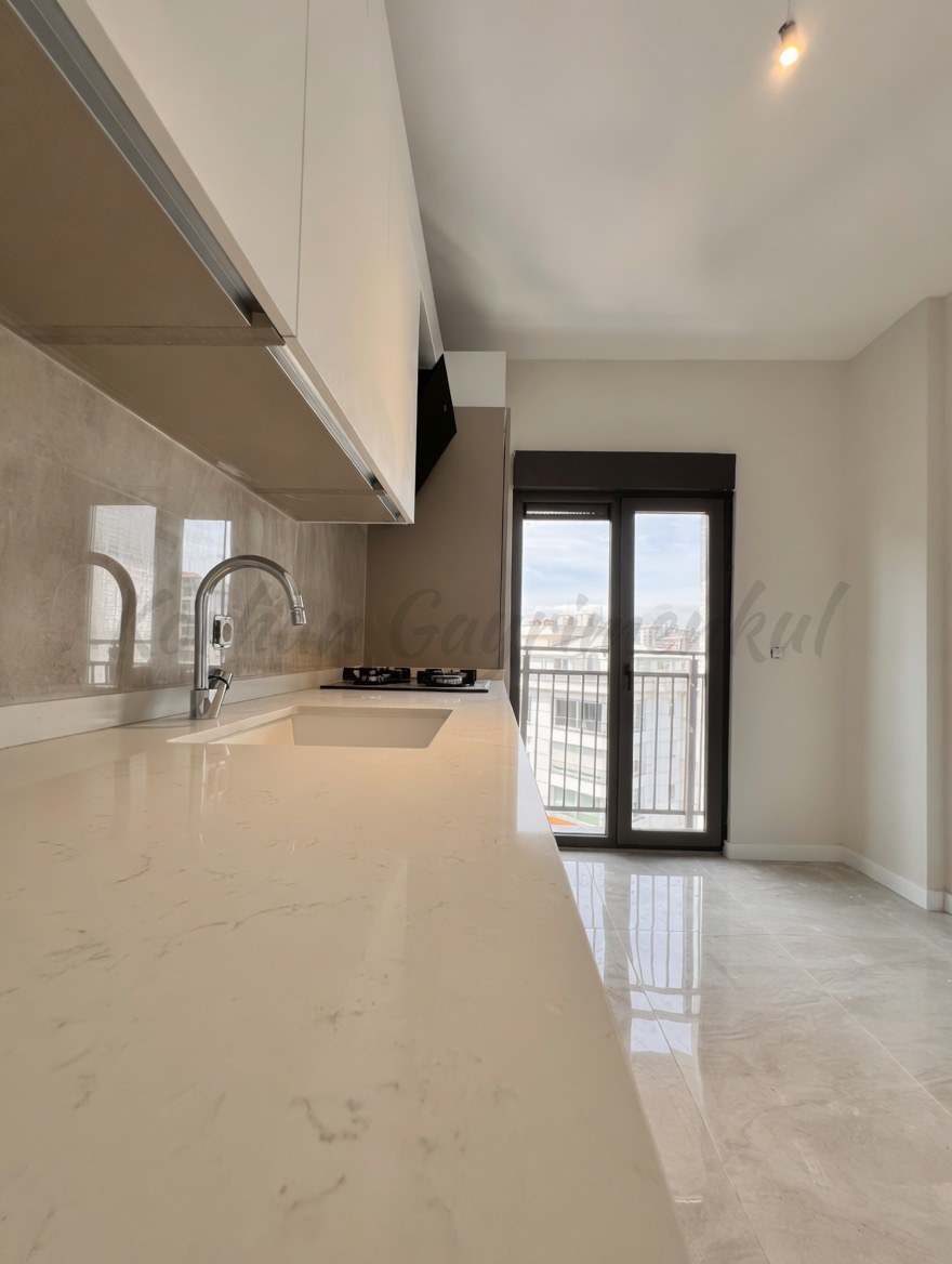ERENKÖY MARMARAYA YAKIN EBEVEYN BANYOLU 90M2 NET 3+1 SIFIR