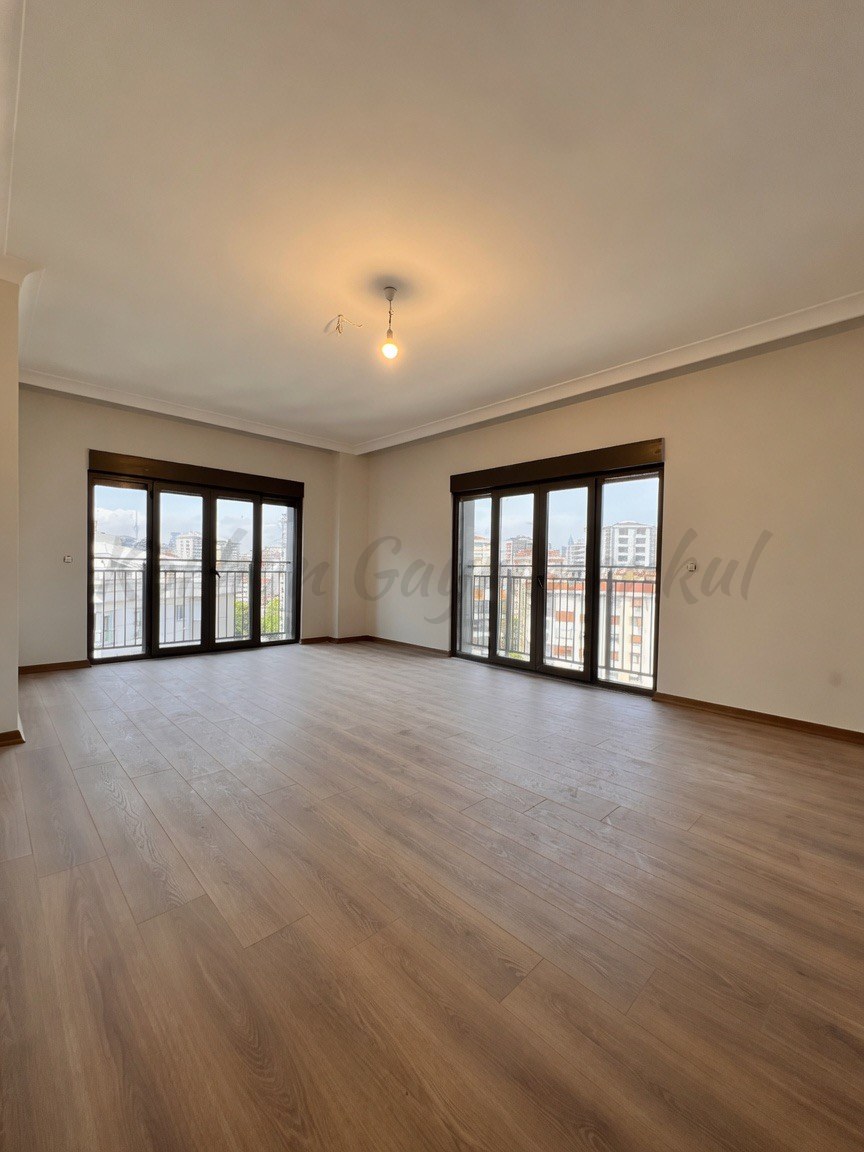 ERENKÖY MARMARAYA YAKIN EBEVEYN BANYOLU 90M2 NET 3+1 SIFIR