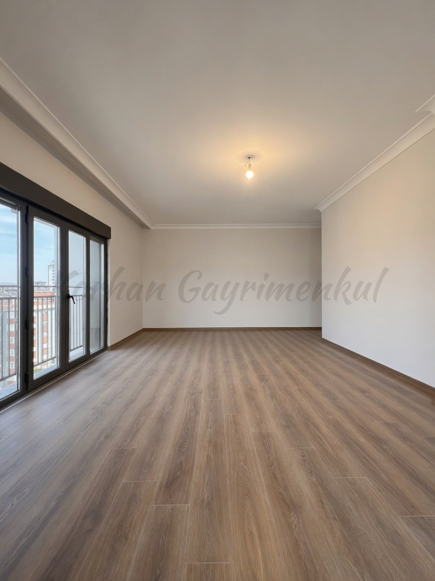 ERENKÖY MARMARAYA YAKIN EBEVEYN BANYOLU 90M2 NET 3+1 SIFIR