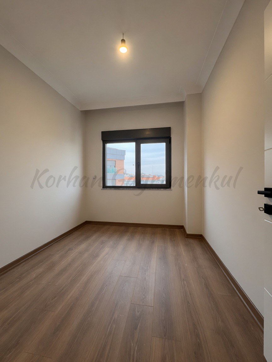 ERENKÖY MARMARAYA YAKIN EBEVEYN BANYOLU 90M2 NET 3+1 SIFIR