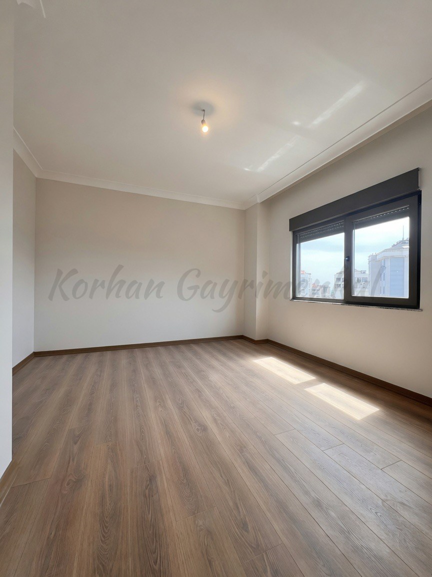 ERENKÖY MARMARAYA YAKIN EBEVEYN BANYOLU 90M2 NET 3+1 SIFIR