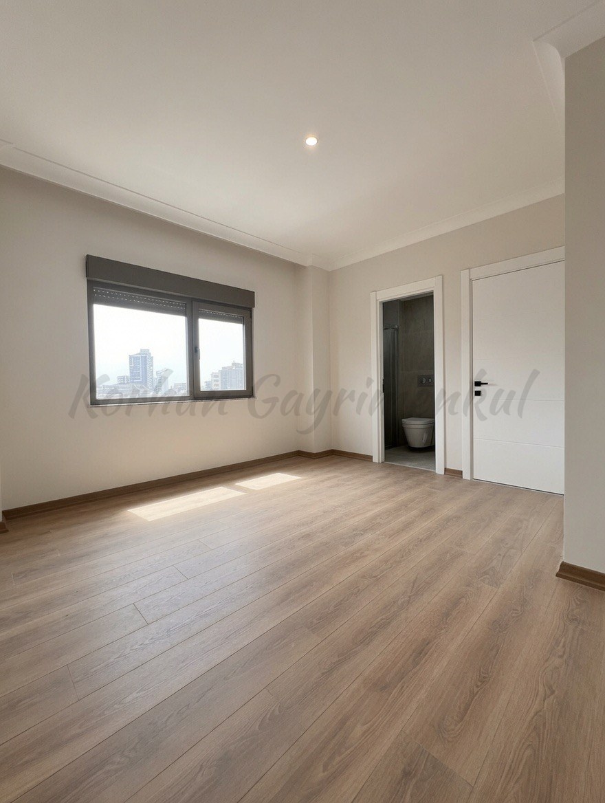ERENKÖY MARMARAYA YAKIN EBEVEYN BANYOLU 90M2 NET 3+1 SIFIR