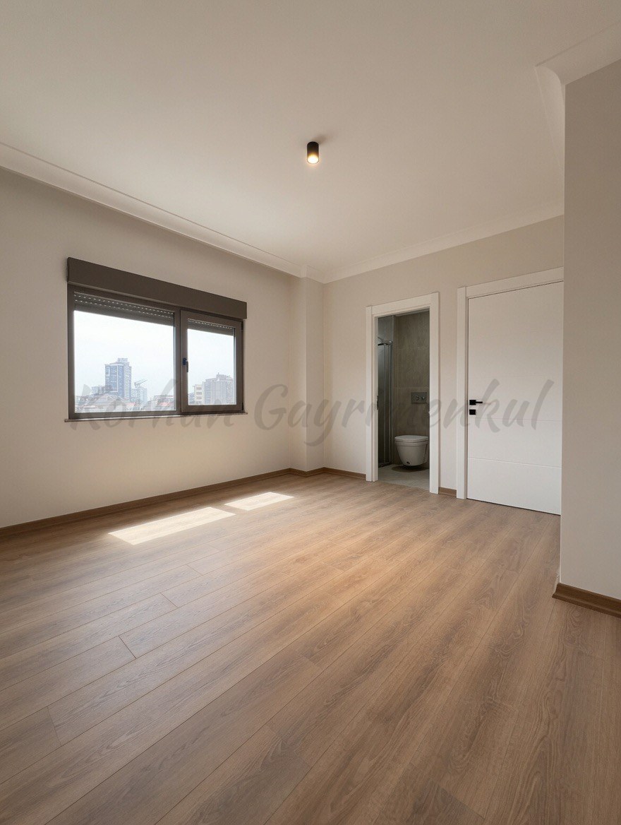 ERENKÖY MARMARAYA YAKIN EBEVEYN BANYOLU 90M2 NET 3+1 SIFIR