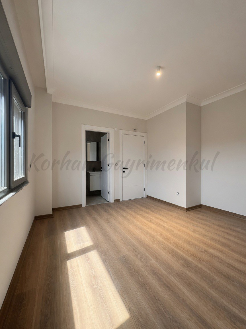 ERENKÖY MARMARAYA YAKIN EBEVEYN BANYOLU 90M2 NET 3+1 SIFIR
