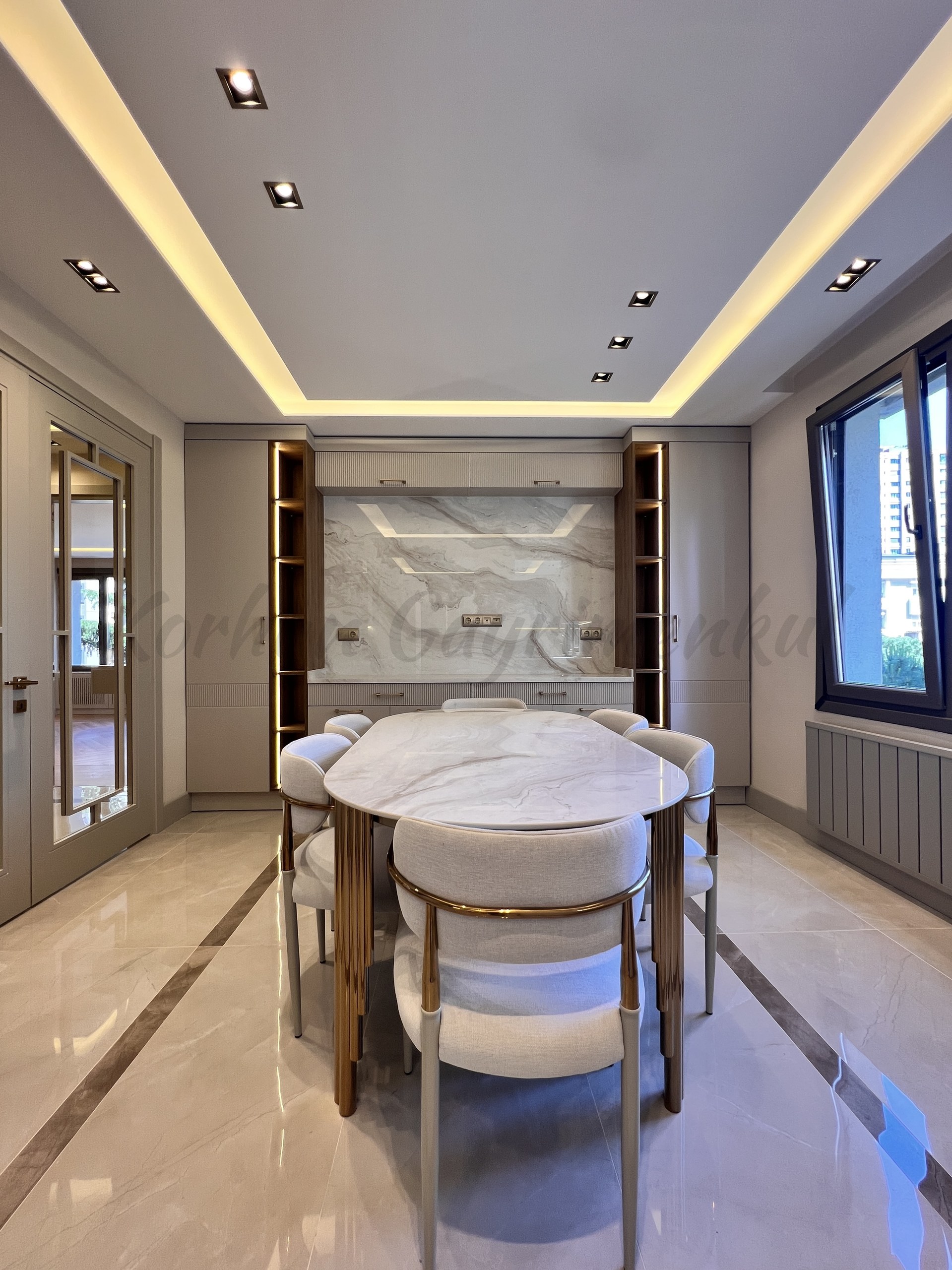 ÇIFTEHAVUZLAR BAĞDATA ÇOK YAKIN MÜTHİŞ DAİRE 210m2 BRÜT 180m2 NET 4+1 KATTA TEK