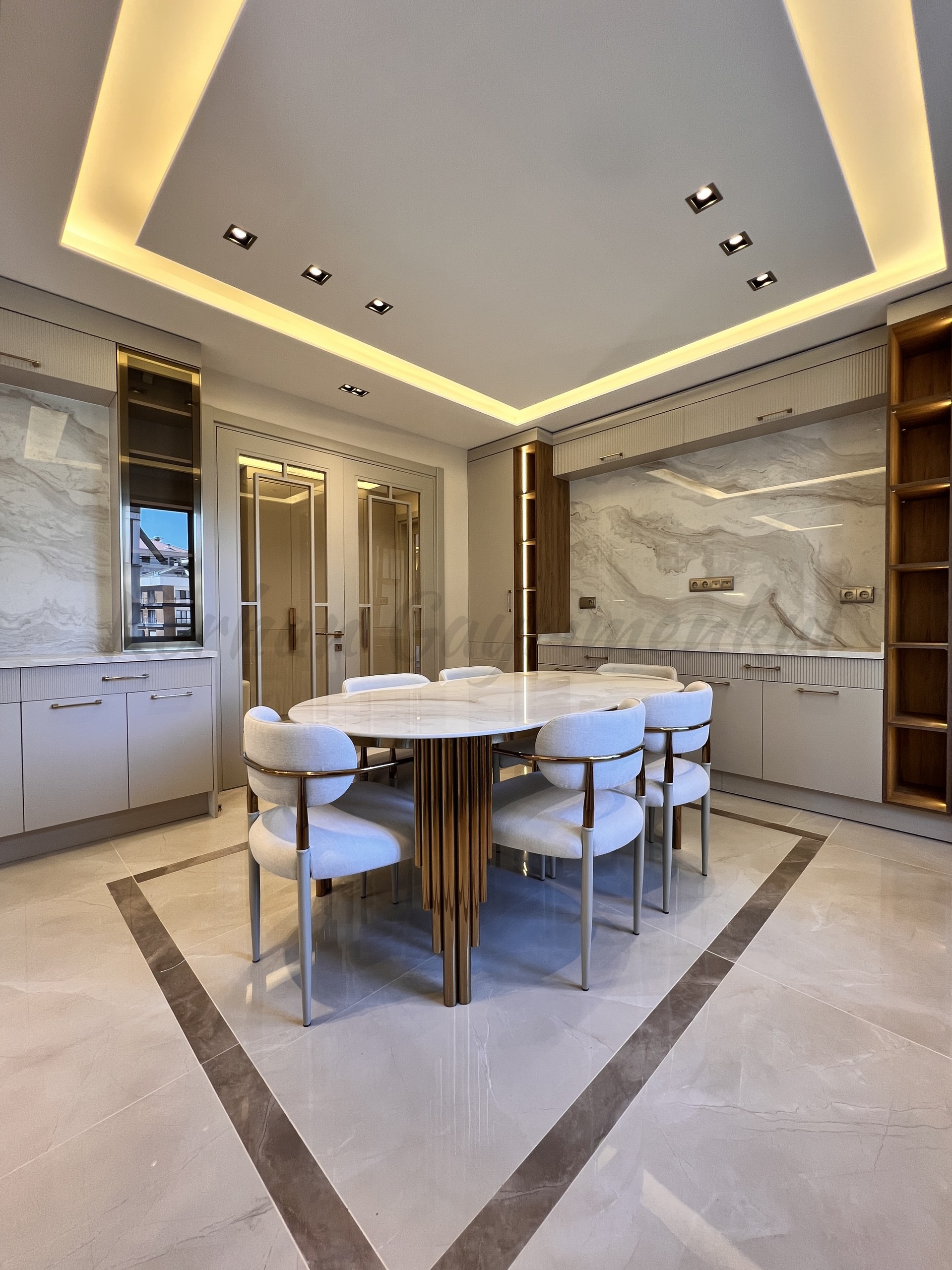 ÇIFTEHAVUZLAR BAĞDATA ÇOK YAKIN MÜTHİŞ DAİRE 210m2 BRÜT 180m2 NET 4+1 KATTA TEK