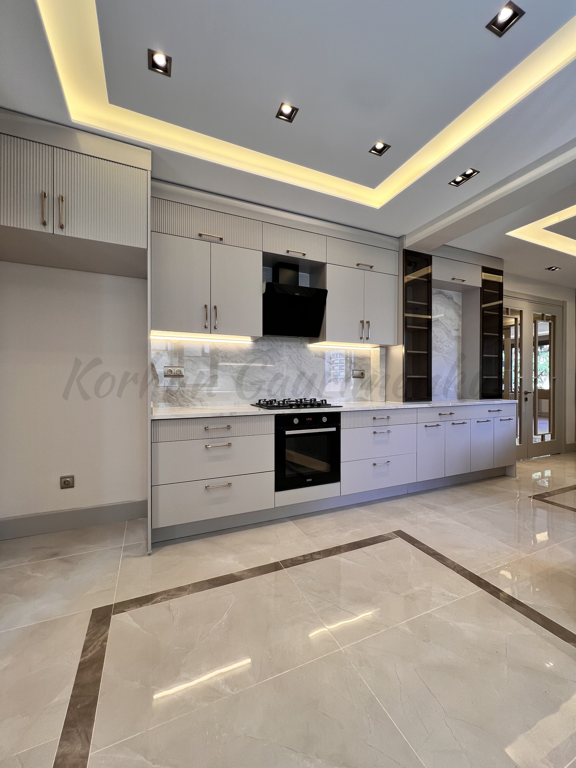 ÇIFTEHAVUZLAR BAĞDATA ÇOK YAKIN MÜTHİŞ DAİRE 210m2 BRÜT 180m2 NET 4+1 KATTA TEK