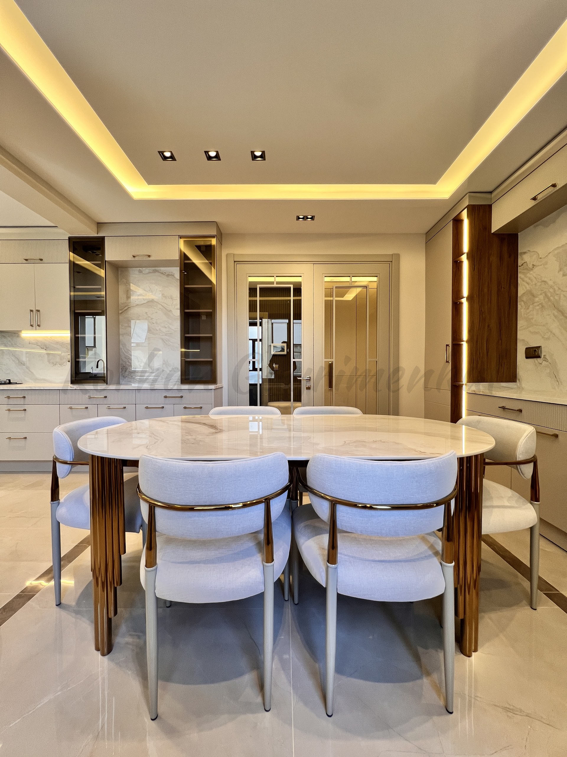 ÇIFTEHAVUZLAR BAĞDATA ÇOK YAKIN MÜTHİŞ DAİRE 210m2 BRÜT 180m2 NET 4+1 KATTA TEK