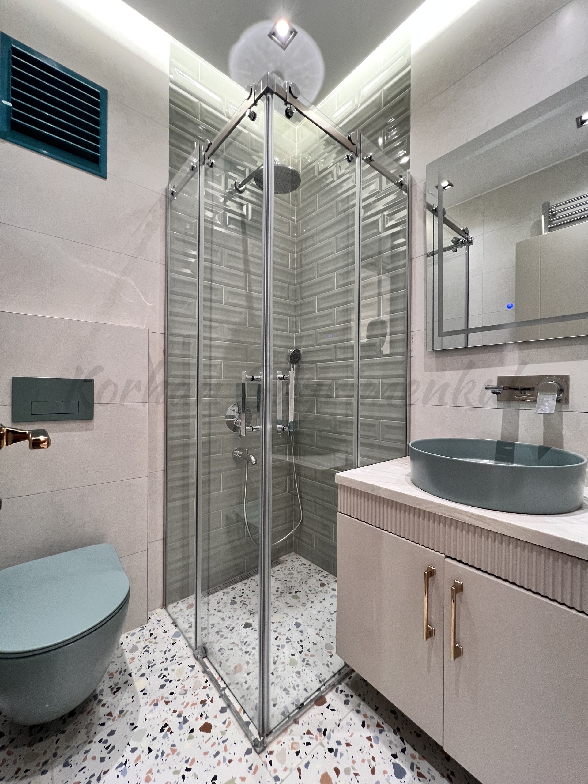 ÇIFTEHAVUZLAR BAĞDATA ÇOK YAKIN MÜTHİŞ DAİRE 210m2 BRÜT 180m2 NET 4+1 KATTA TEK