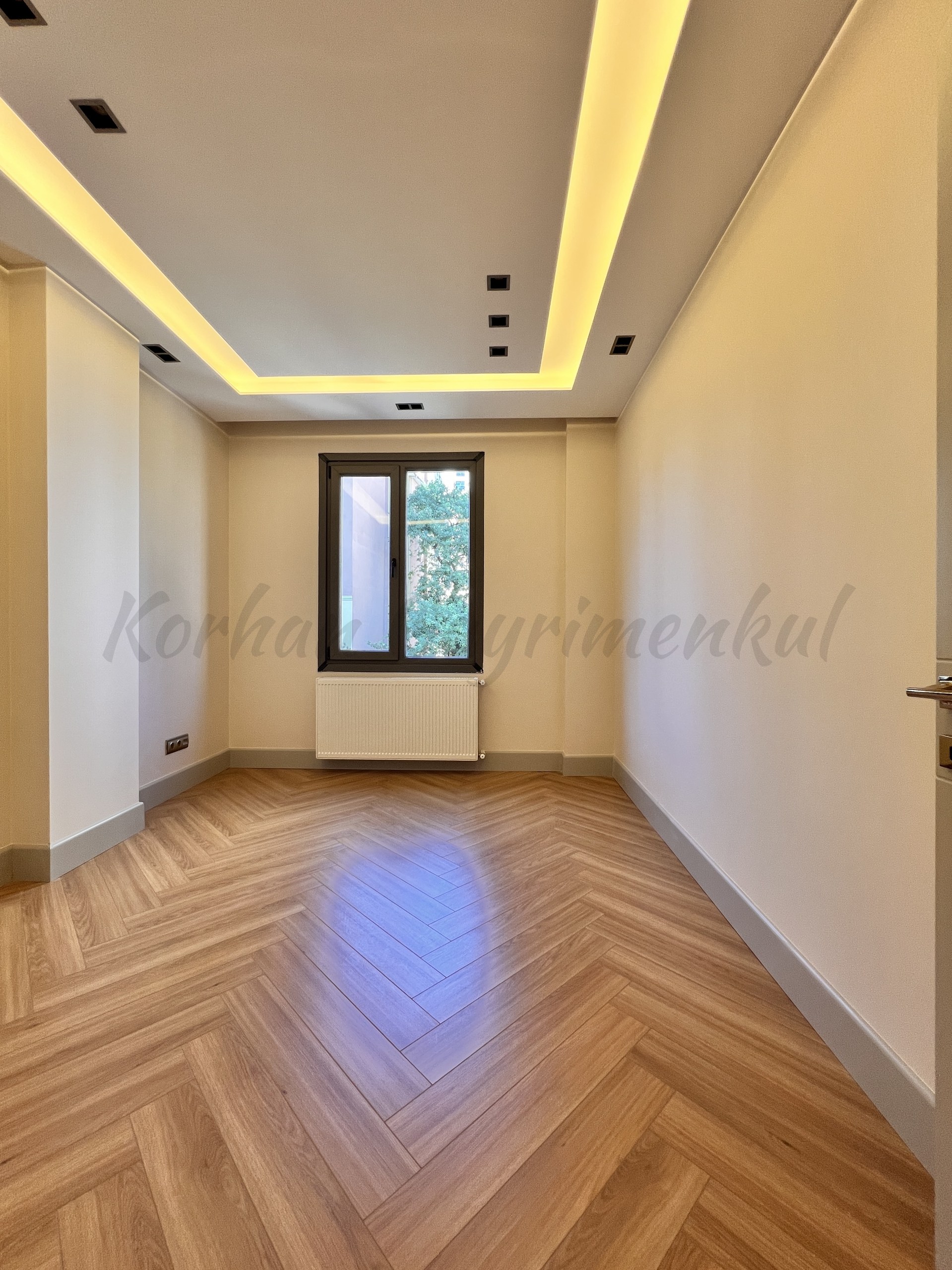 ÇIFTEHAVUZLAR BAĞDATA ÇOK YAKIN MÜTHİŞ DAİRE 210m2 BRÜT 180m2 NET 4+1 KATTA TEK
