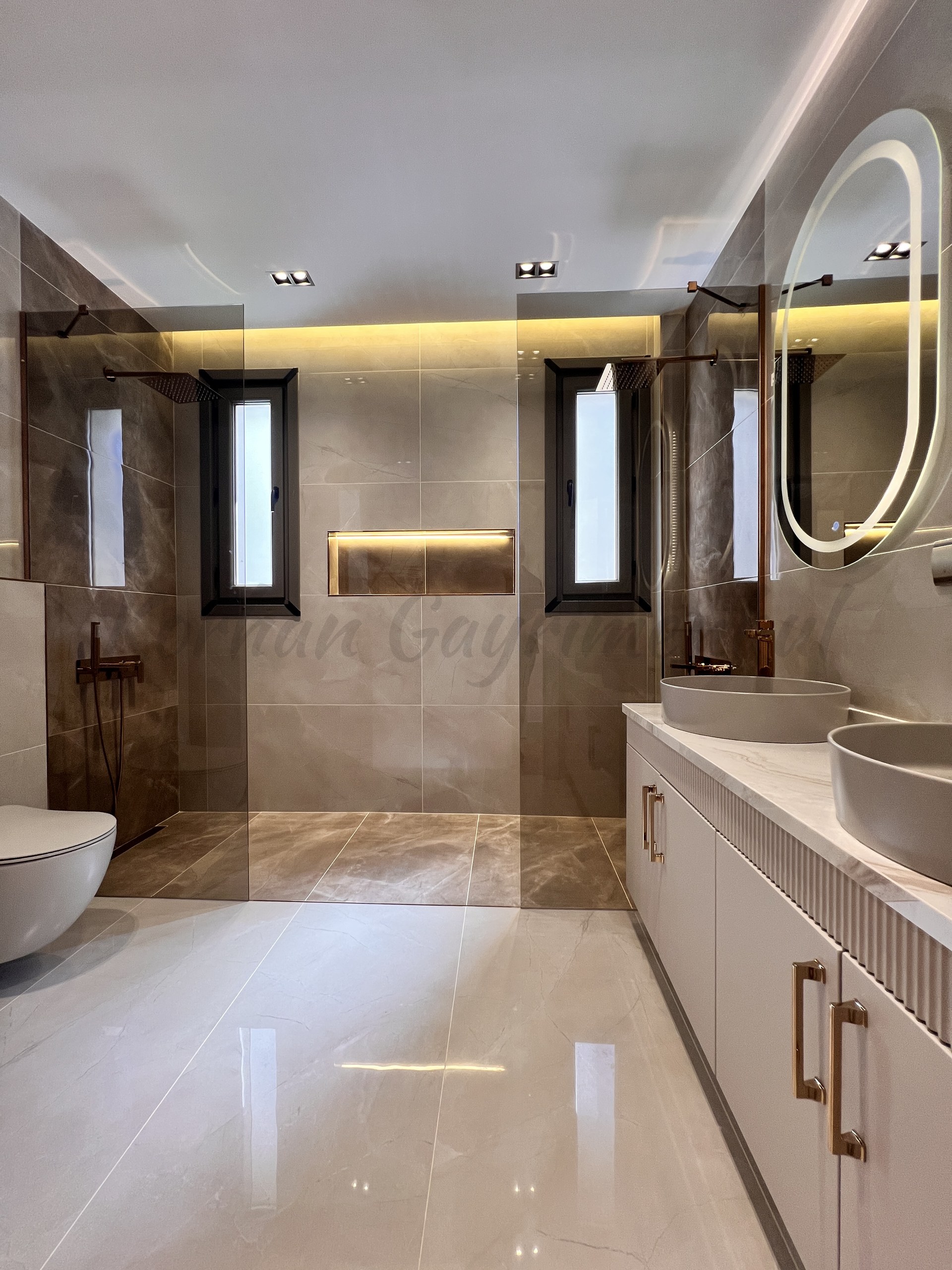 ÇIFTEHAVUZLAR BAĞDATA ÇOK YAKIN MÜTHİŞ DAİRE 210m2 BRÜT 180m2 NET 4+1 KATTA TEK