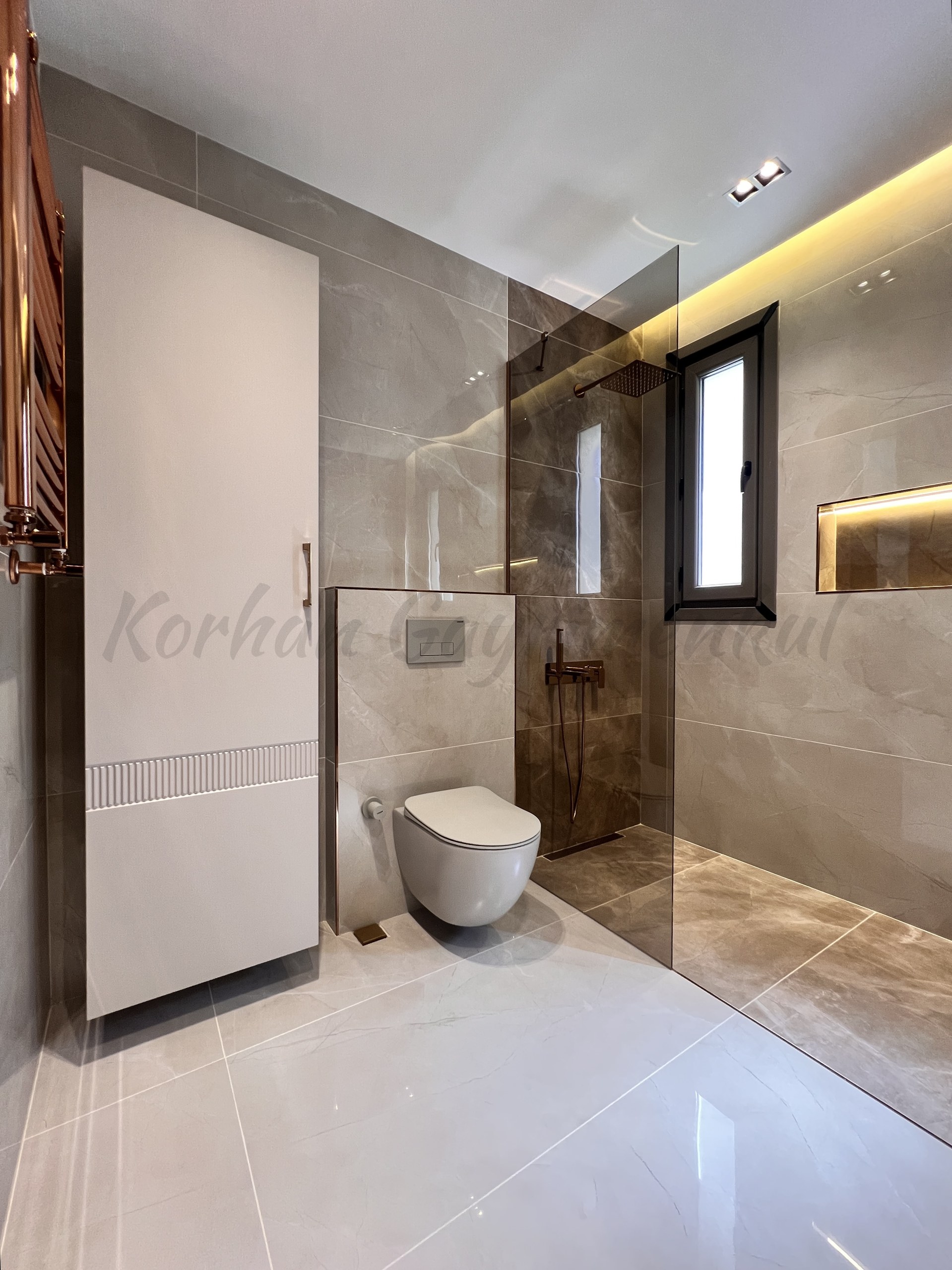 ÇIFTEHAVUZLAR BAĞDATA ÇOK YAKIN MÜTHİŞ DAİRE 210m2 BRÜT 180m2 NET 4+1 KATTA TEK
