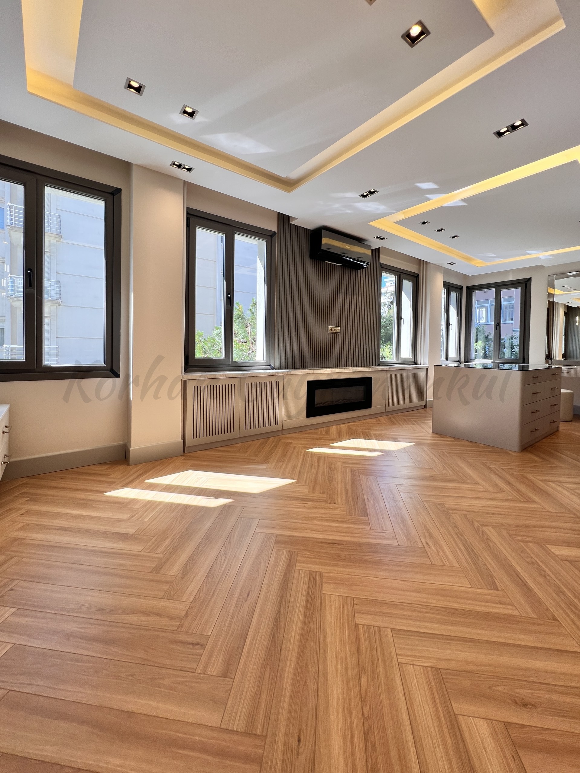 ÇIFTEHAVUZLAR BAĞDATA ÇOK YAKIN MÜTHİŞ DAİRE 210m2 BRÜT 180m2 NET 4+1 KATTA TEK