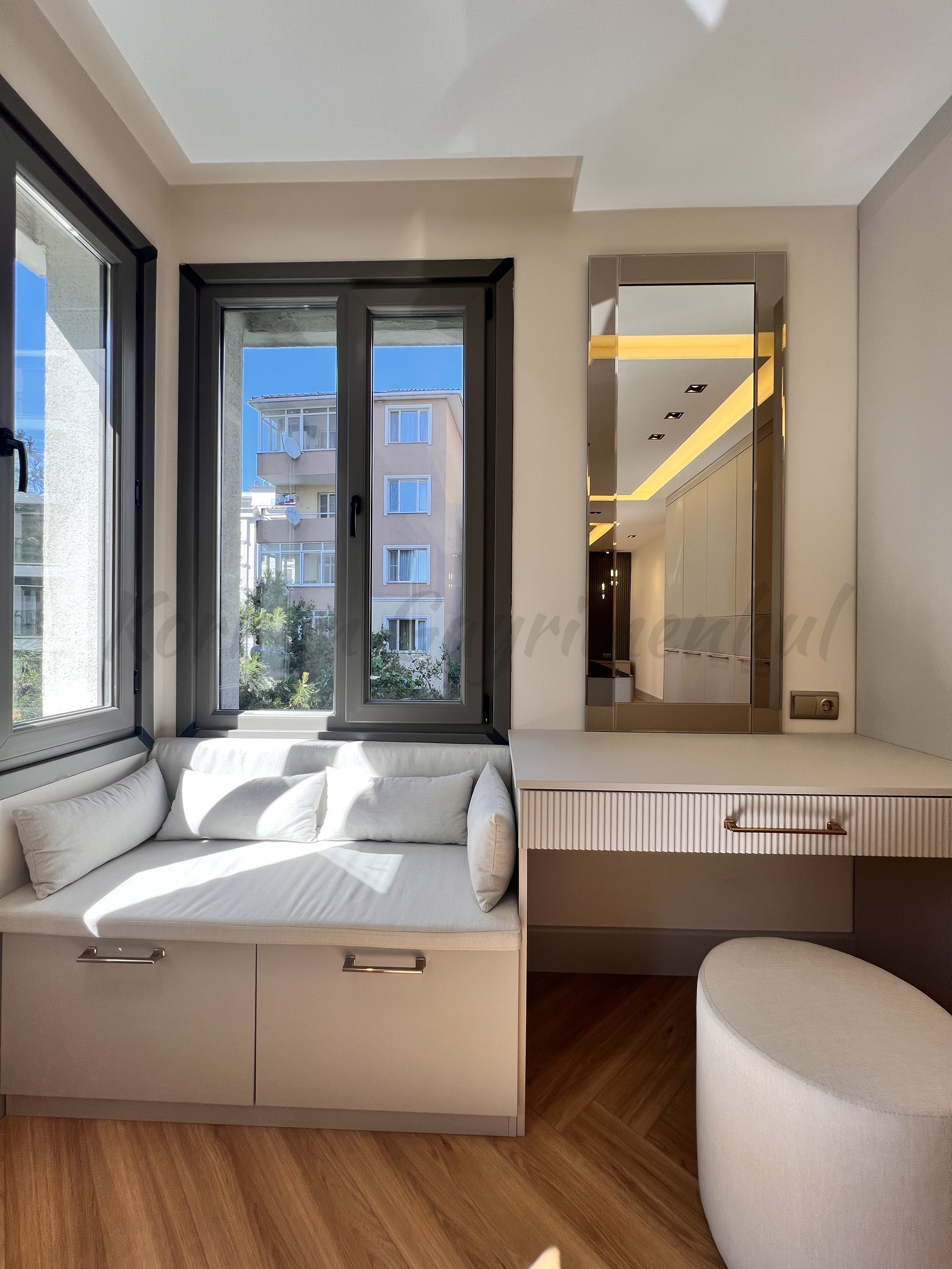 ÇIFTEHAVUZLAR BAĞDATA ÇOK YAKIN MÜTHİŞ DAİRE 210m2 BRÜT 180m2 NET 4+1 KATTA TEK
