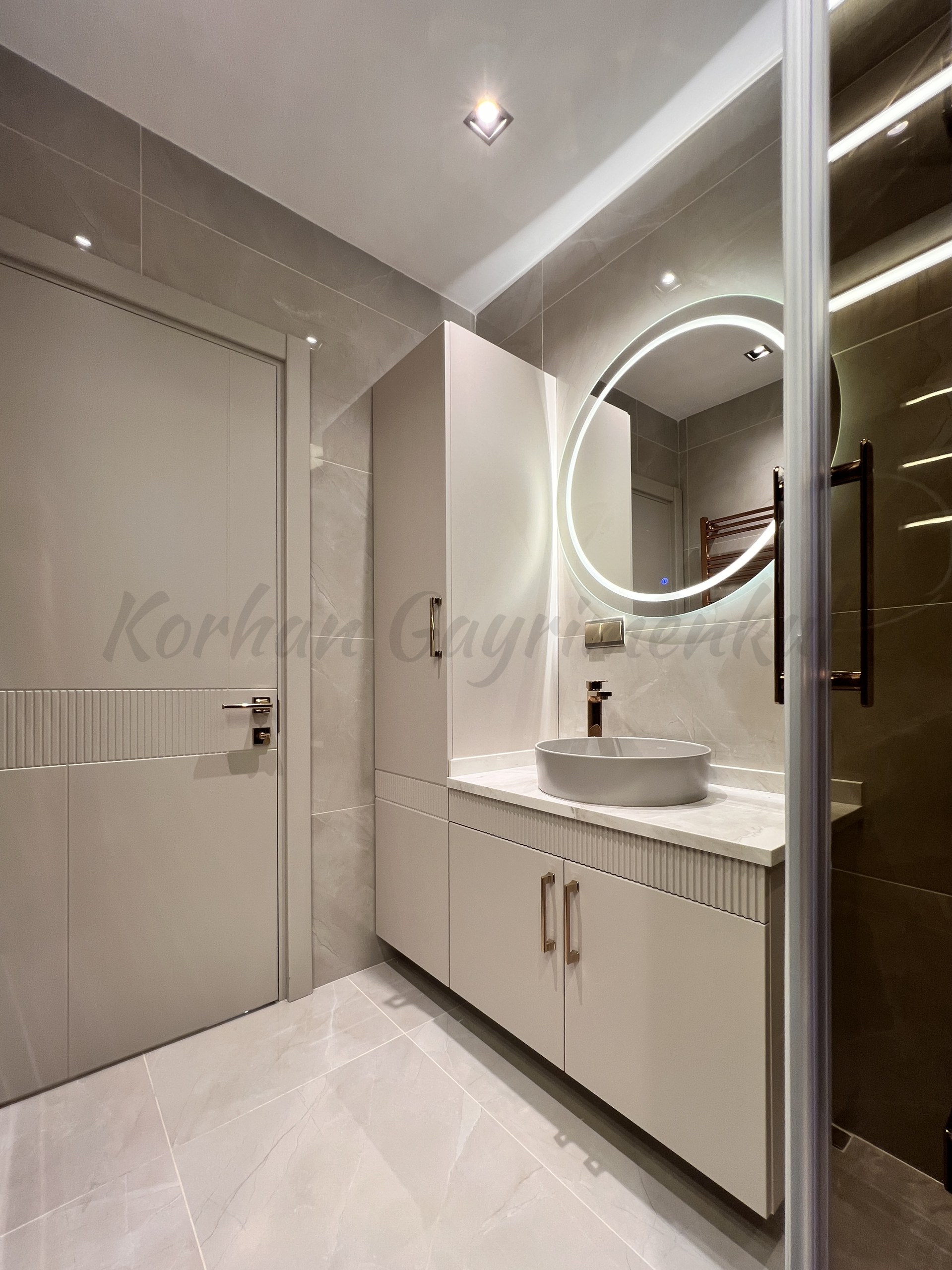 ÇIFTEHAVUZLAR BAĞDATA ÇOK YAKIN MÜTHİŞ DAİRE 210m2 BRÜT 180m2 NET 4+1 KATTA TEK