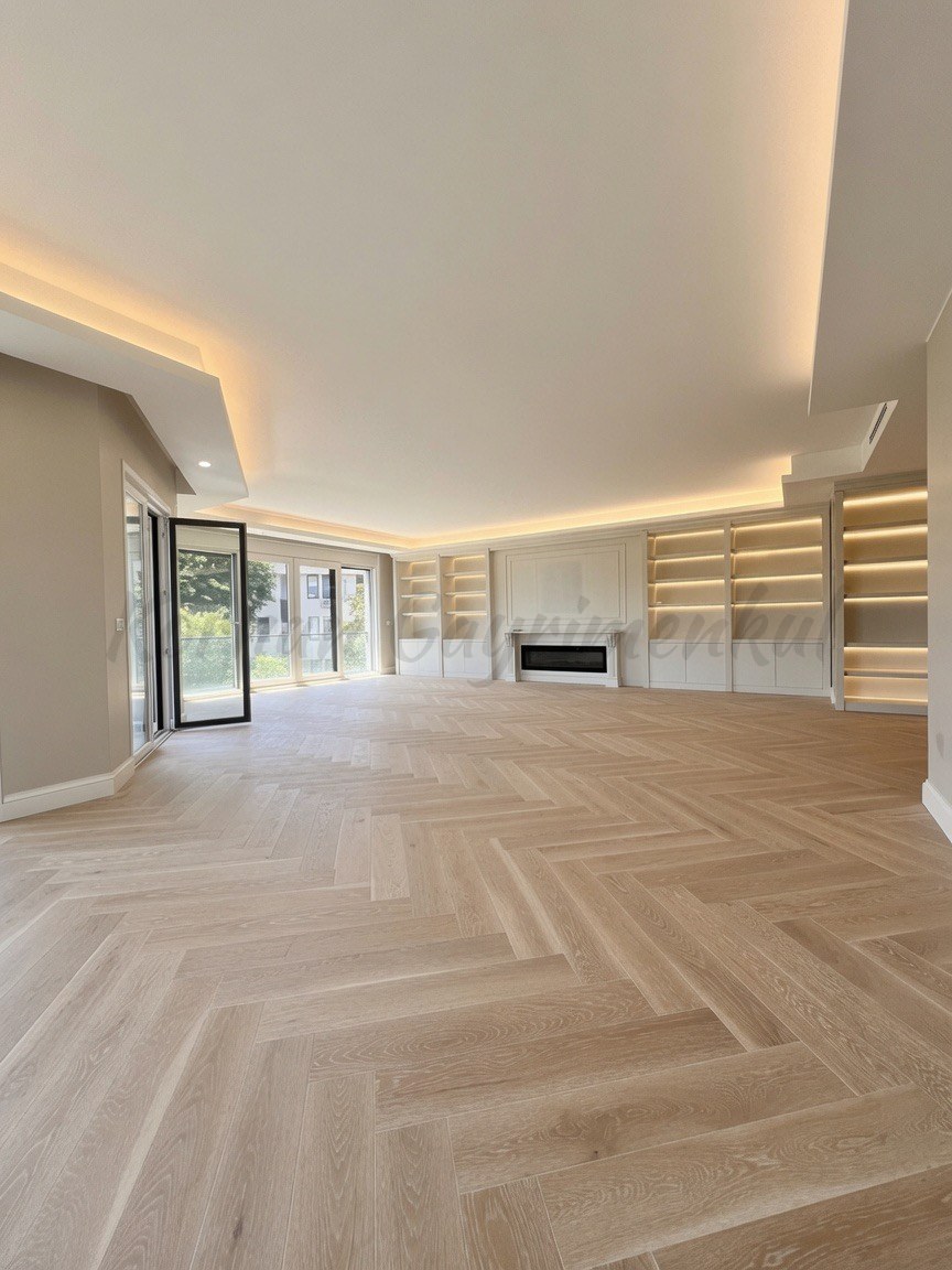 YALI PARSELİNDE SIFIR 7/24 GÜVENLİKLİ 240m2 4+1 GENİŞ BALKONLU YEŞİLLİKLER İÇİNDE