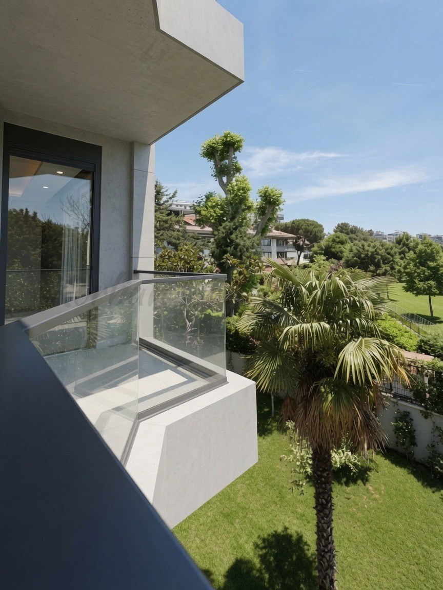 YALI PARSELİNDE SIFIR 7/24 GÜVENLİKLİ 240m2 4+1 GENİŞ BALKONLU YEŞİLLİKLER İÇİNDE