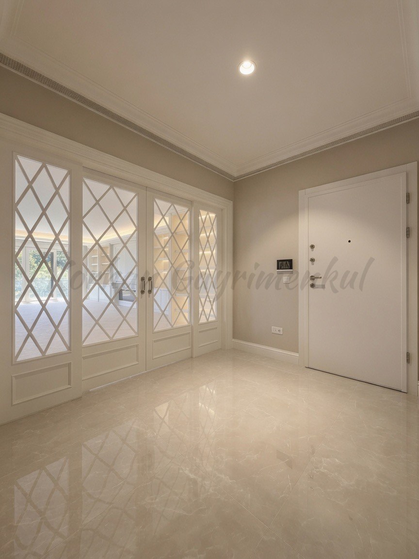 YALI PARSELİNDE SIFIR 7/24 GÜVENLİKLİ 240m2 4+1 GENİŞ BALKONLU YEŞİLLİKLER İÇİNDE
