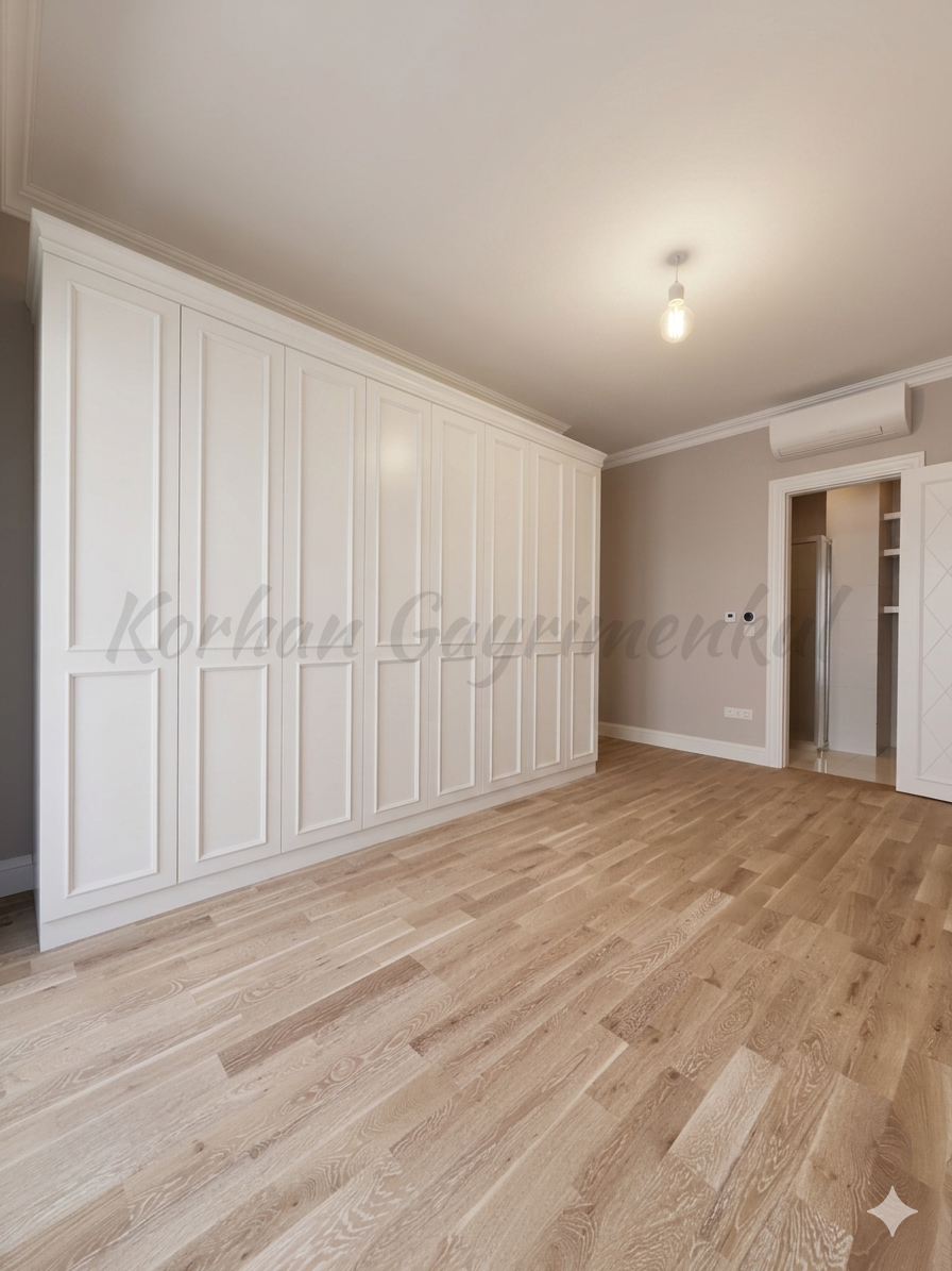 YALI PARSELİNDE SIFIR 7/24 GÜVENLİKLİ 240m2 4+1 GENİŞ BALKONLU YEŞİLLİKLER İÇİNDE