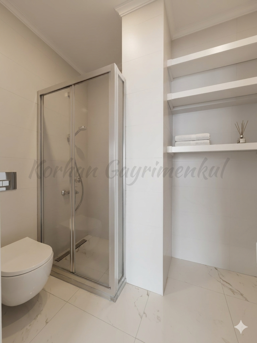 YALI PARSELİNDE SIFIR 7/24 GÜVENLİKLİ 240m2 4+1 GENİŞ BALKONLU YEŞİLLİKLER İÇİNDE