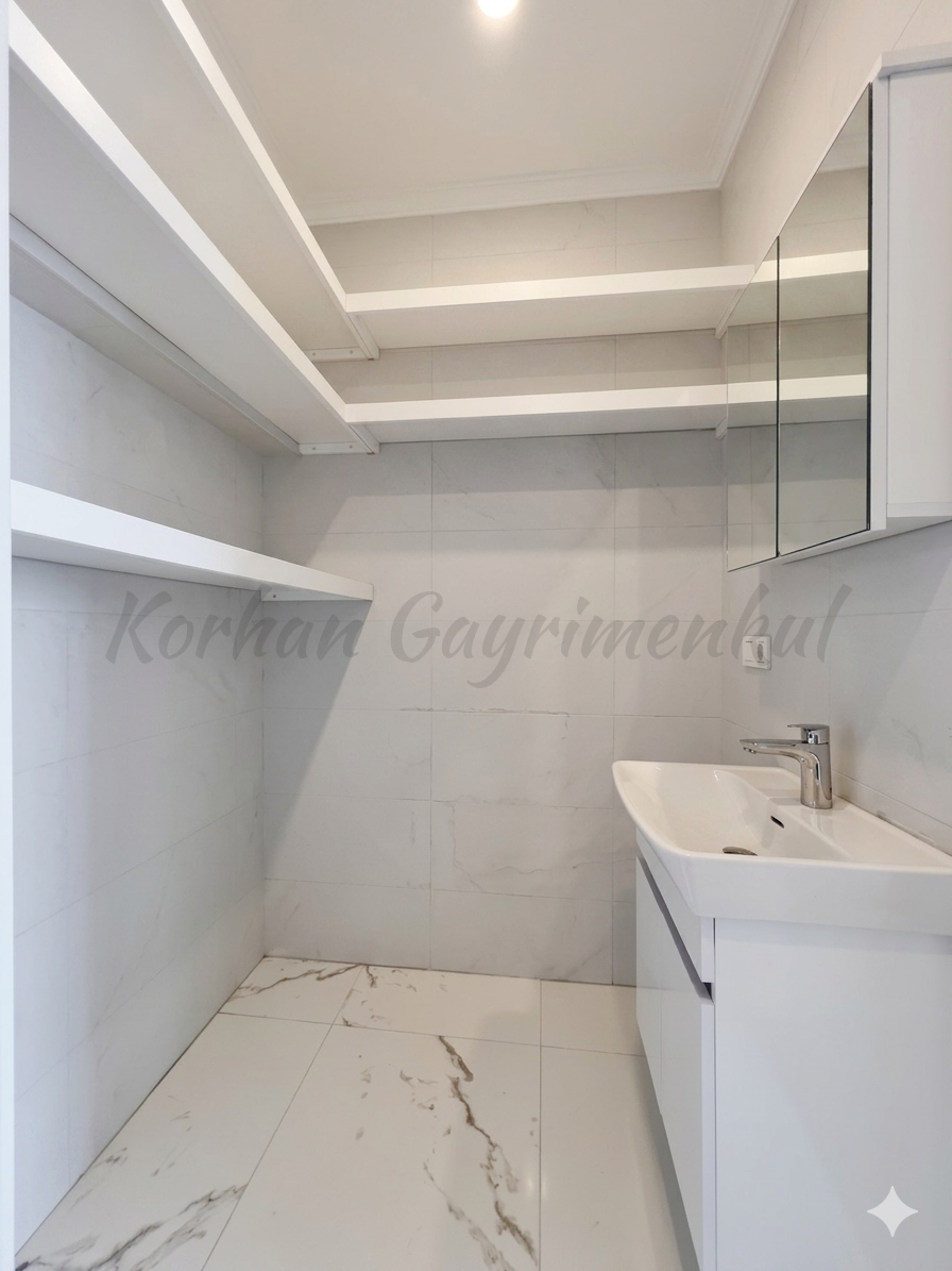 YALI PARSELİNDE SIFIR 7/24 GÜVENLİKLİ 240m2 4+1 GENİŞ BALKONLU YEŞİLLİKLER İÇİNDE