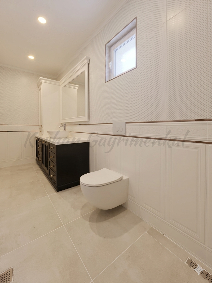 YALI PARSELİNDE SIFIR 7/24 GÜVENLİKLİ 240m2 4+1 GENİŞ BALKONLU YEŞİLLİKLER İÇİNDE