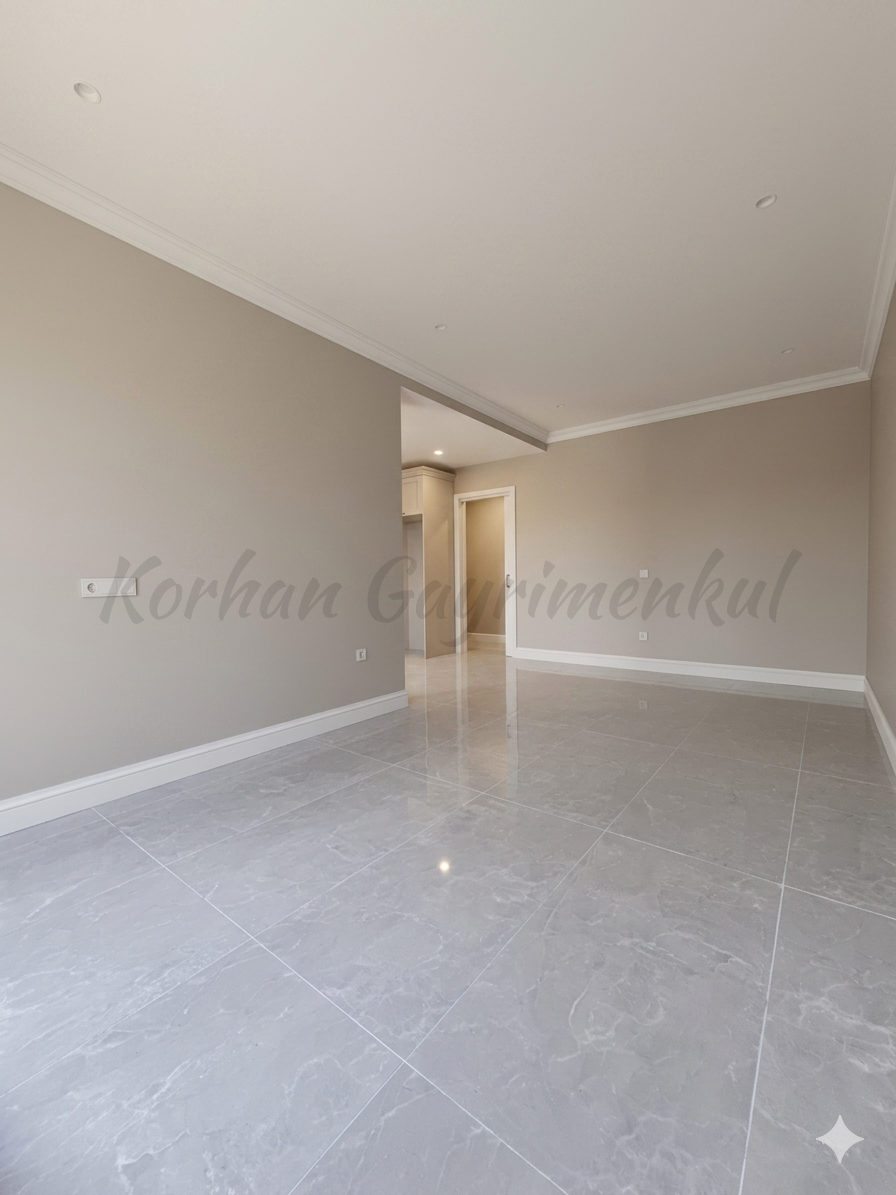 YALI PARSELİNDE SIFIR 7/24 GÜVENLİKLİ 240m2 4+1 GENİŞ BALKONLU YEŞİLLİKLER İÇİNDE