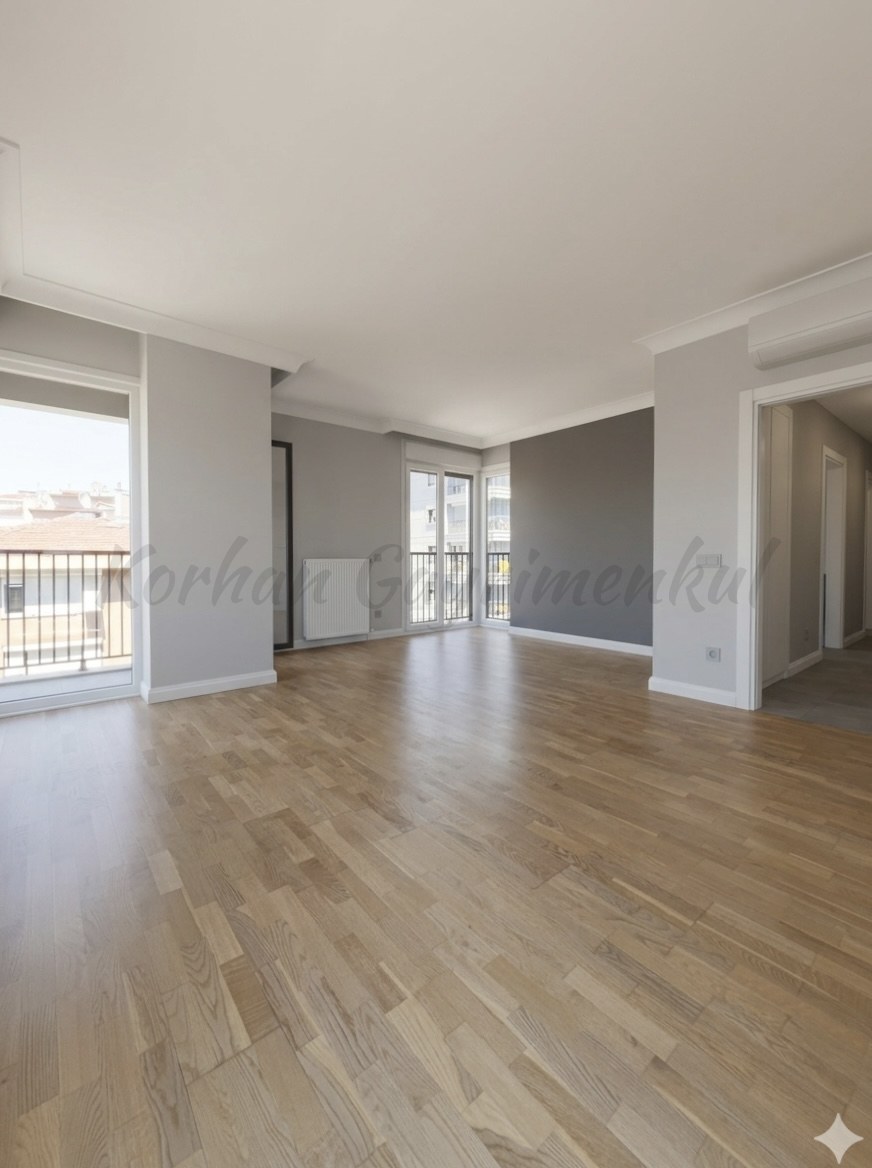 CADDEBOSTAN ÖMERPAŞA'DA BALKONLU ÖN KÖŞE 90M2 NET 3+1