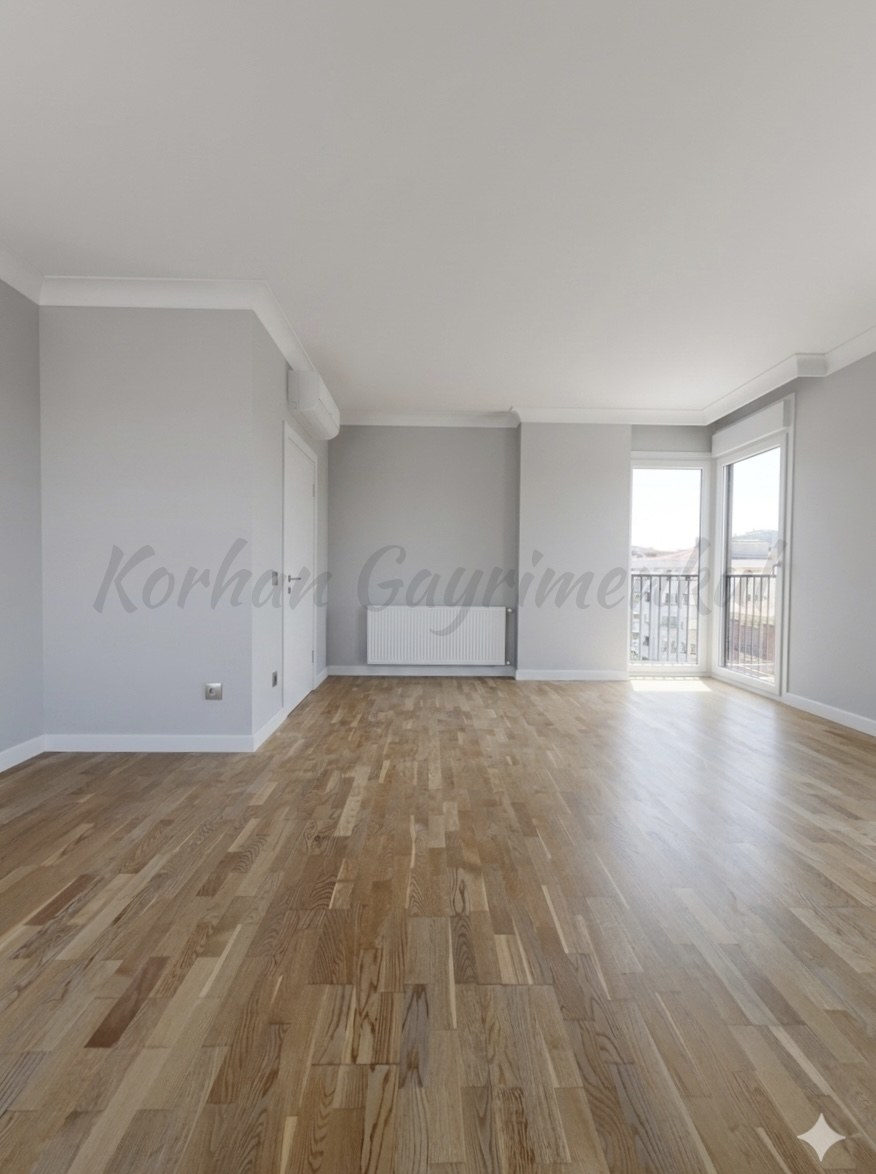 CADDEBOSTAN ÖMERPAŞA'DA BALKONLU ÖN KÖŞE 90M2 NET 3+1