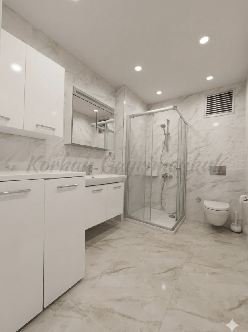 CADDEBOSTAN ÖMERPAŞA'DA BALKONLU ÖN KÖŞE 90M2 NET 3+1