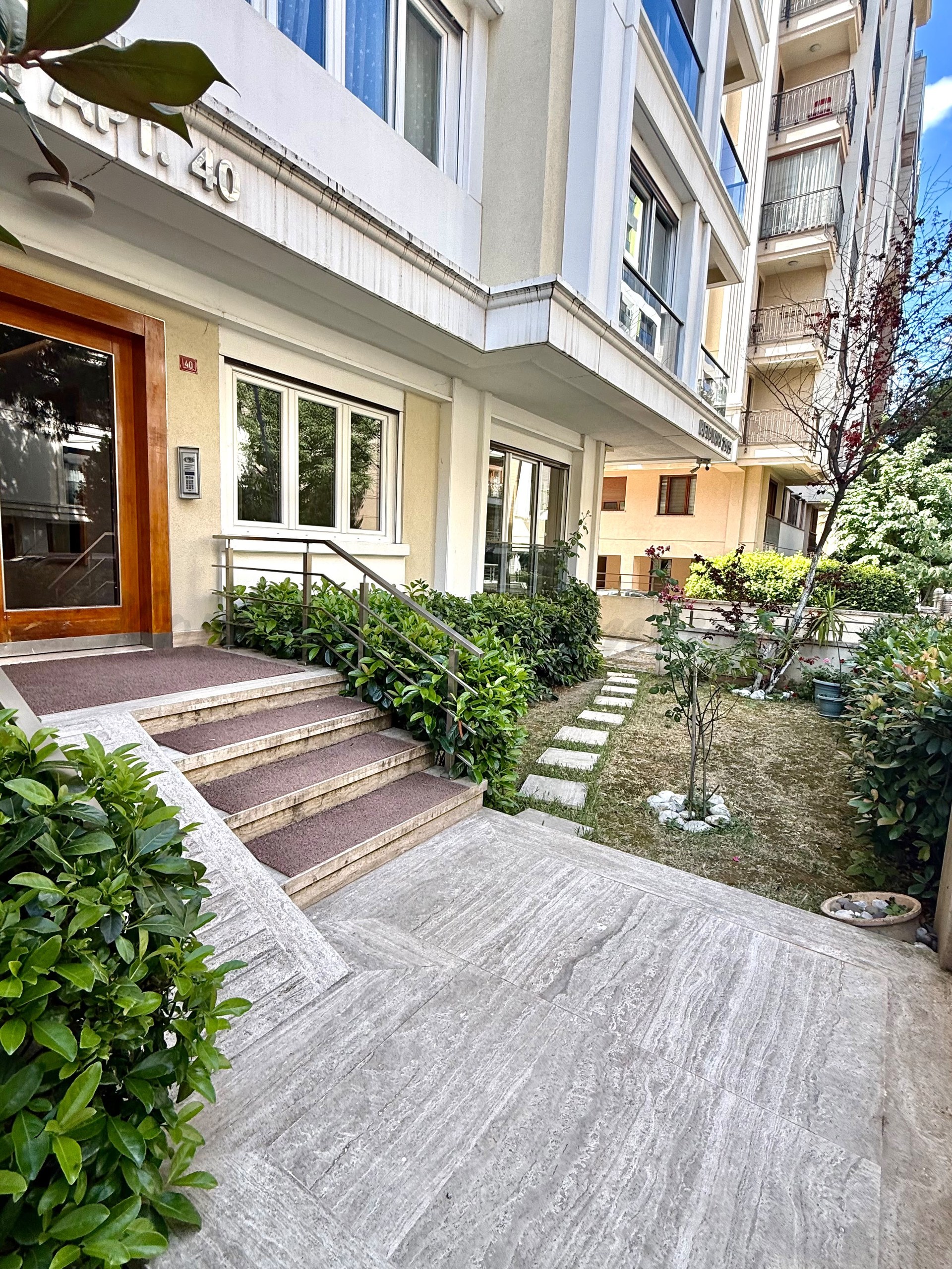 ÇİFTEHAVUZLAR YEŞİLBAHARDA 2015 YAPIMI 80M2 NET 3+1 YÜKSEK GİRİŞ
