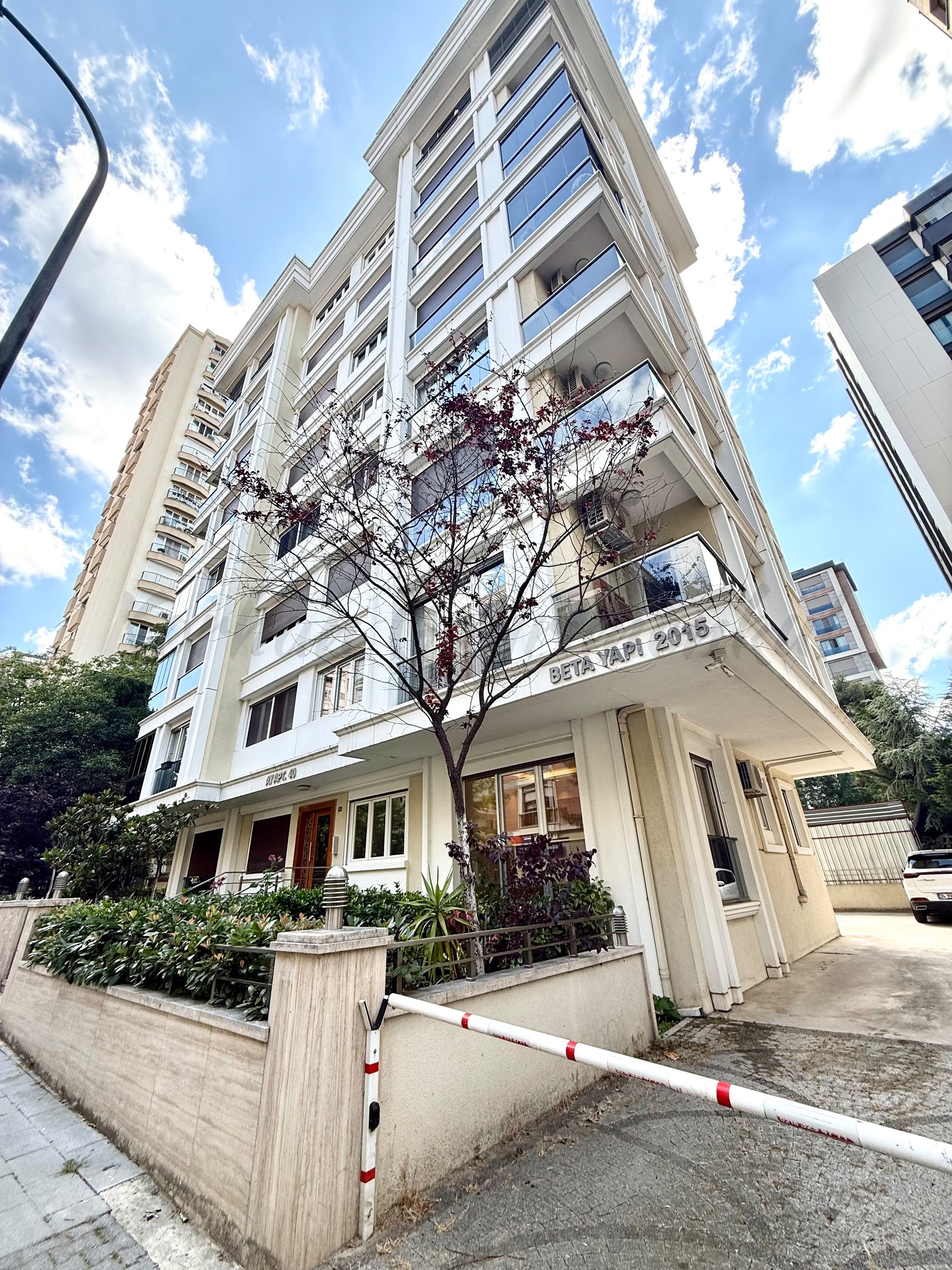 ÇİFTEHAVUZLAR YEŞİLBAHARDA 2015 YAPIMI 80M2 NET 3+1 YÜKSEK GİRİŞ