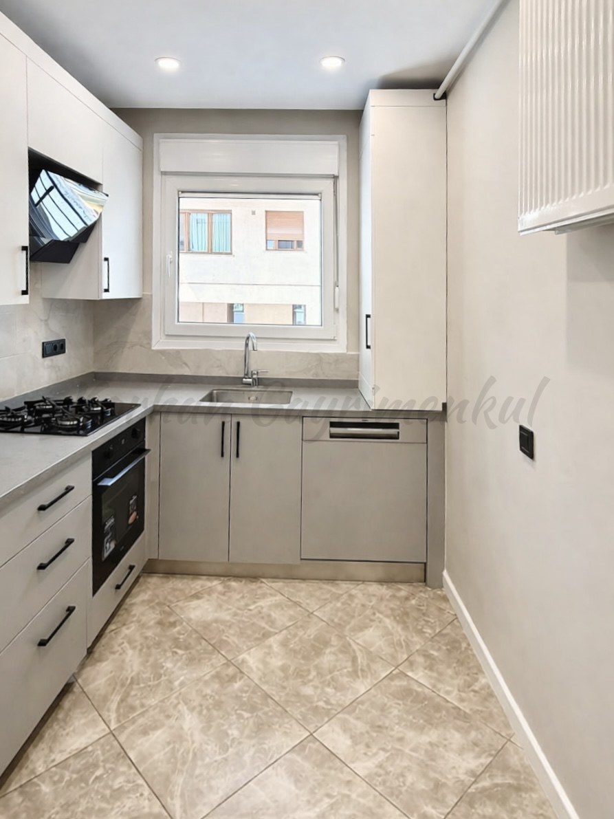 ÇİFTEHAVUZLAR YEŞİLBAHARDA 2015 YAPIMI 80M2 NET 3+1 YÜKSEK GİRİŞ