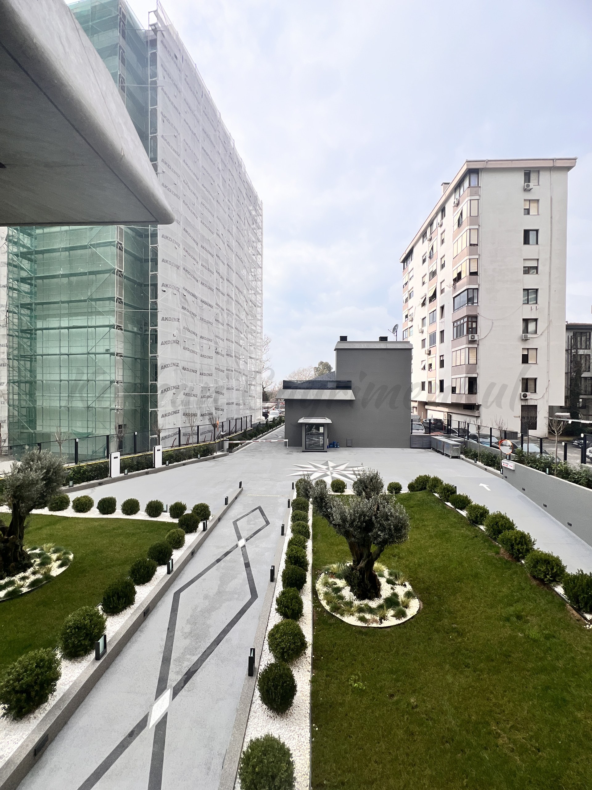 KALAMIŞ'TA KESİNTİSİZ DENİZ VE MARİNA MANZARALI 155M2 NET 4+1 SIFIR