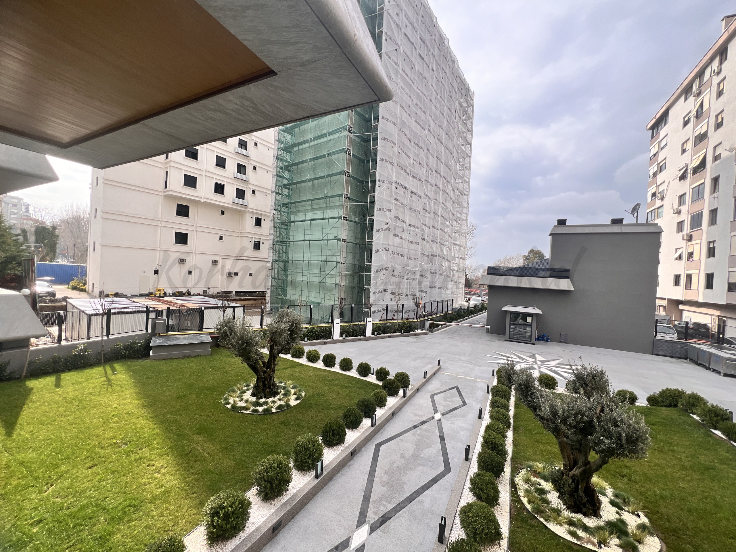 KALAMIŞ'TA KESİNTİSİZ DENİZ VE MARİNA MANZARALI 155M2 NET 4+1 SIFIR