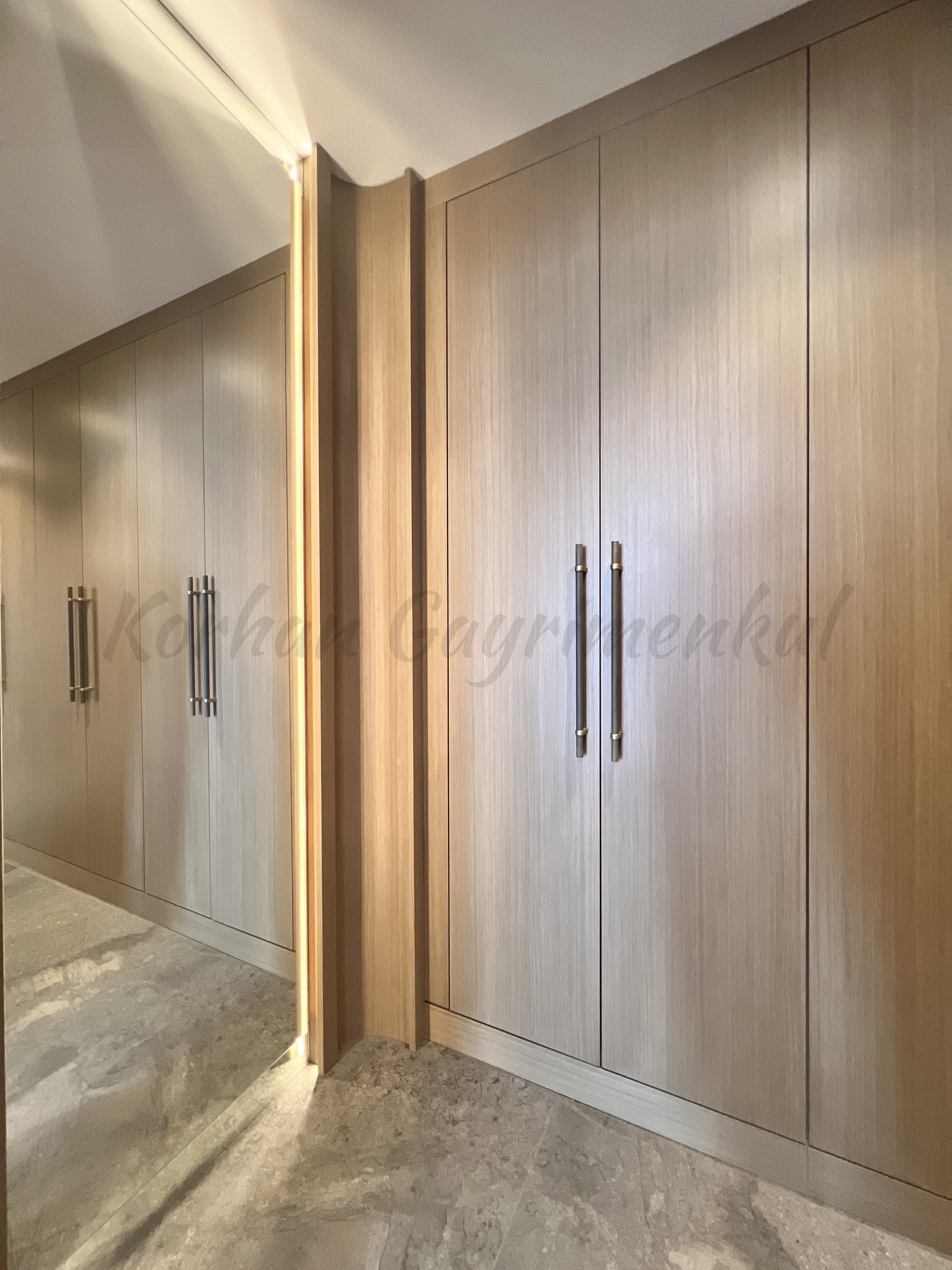 KALAMIŞ'TA KESİNTİSİZ DENİZ VE MARİNA MANZARALI 155M2 NET 4+1 SIFIR