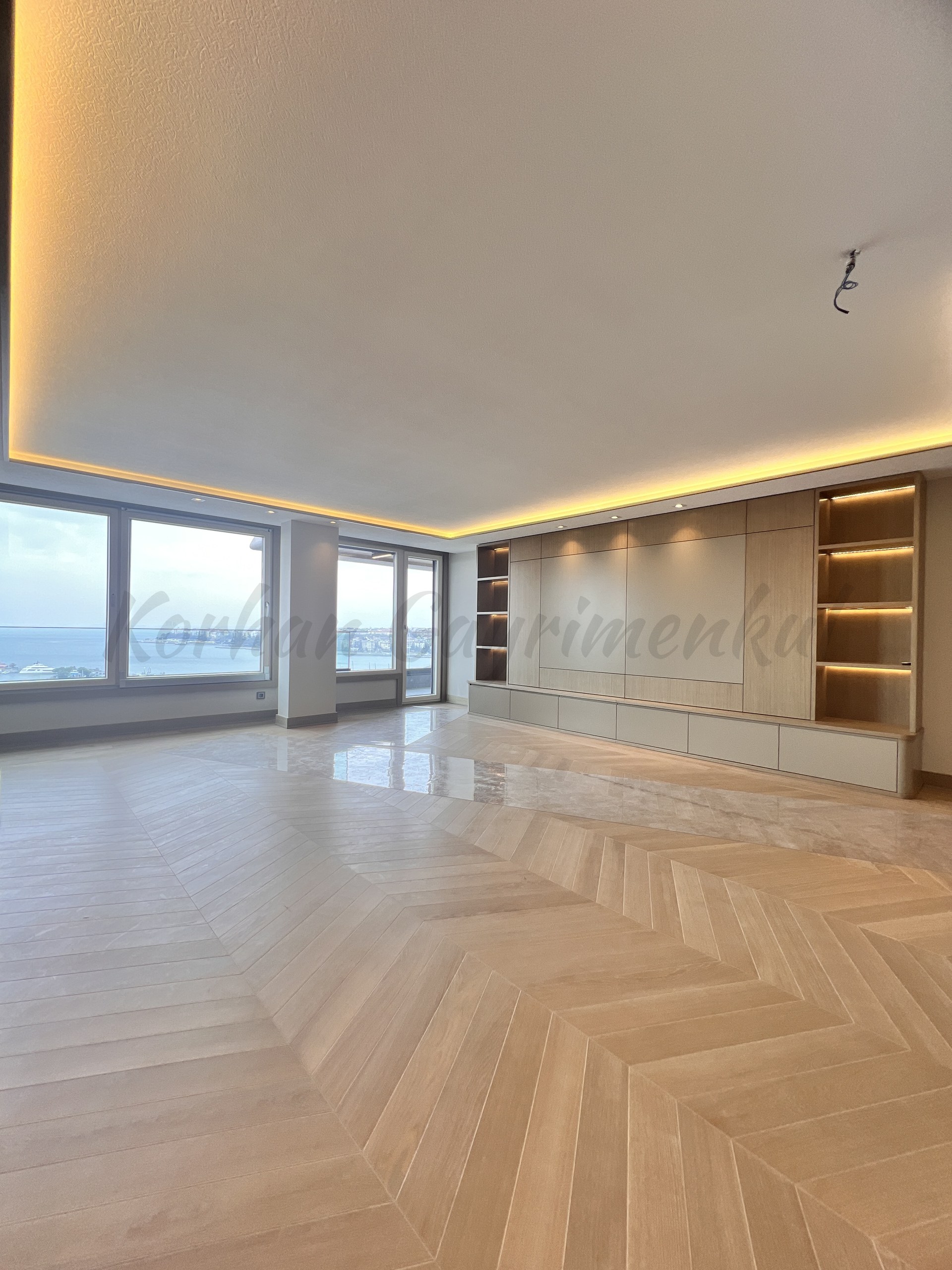 KALAMIŞ'TA KESİNTİSİZ DENİZ VE MARİNA MANZARALI 155M2 NET 4+1 SIFIR