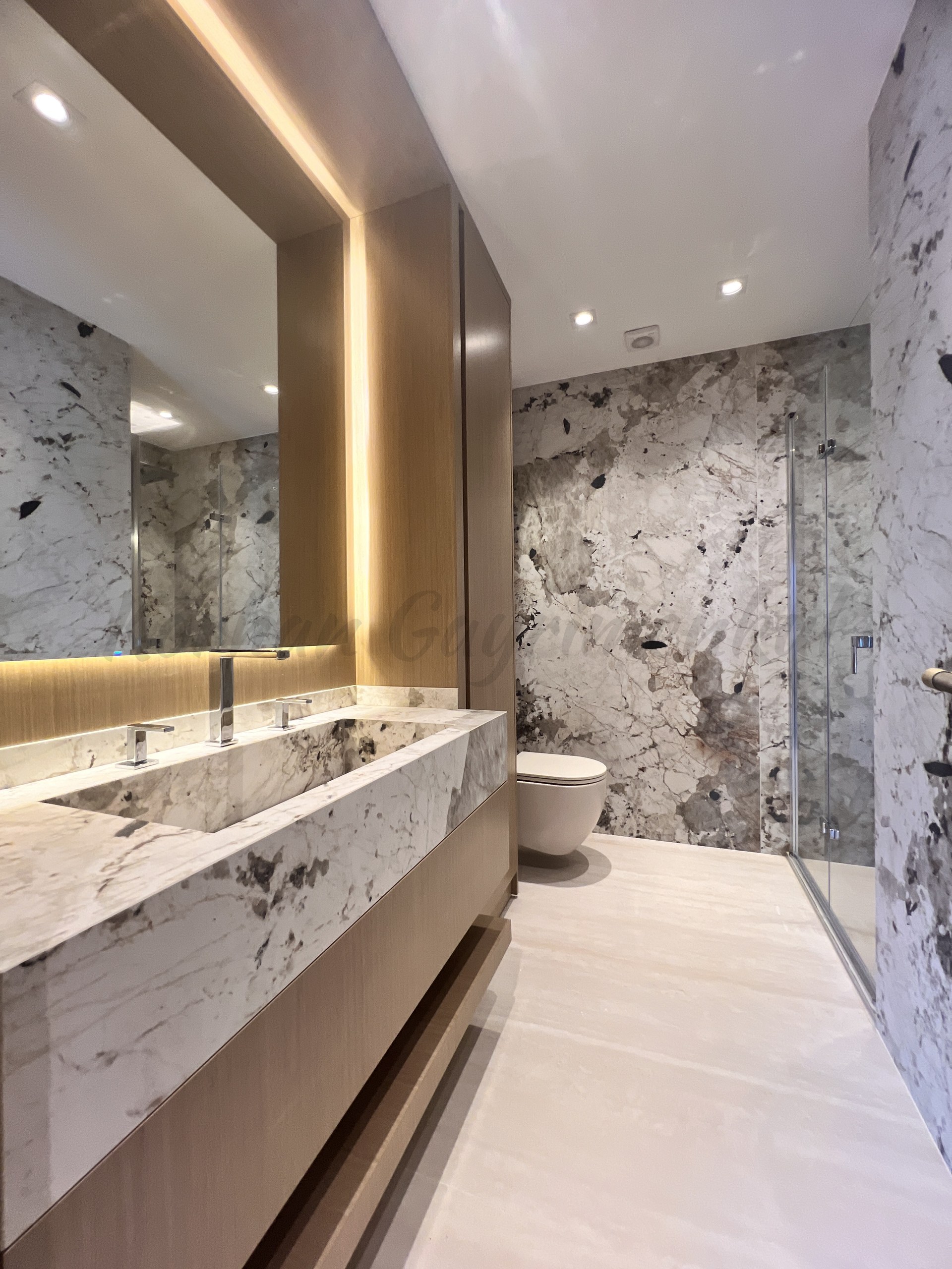 KALAMIŞ'TA KESİNTİSİZ DENİZ VE MARİNA MANZARALI 155M2 NET 4+1 SIFIR