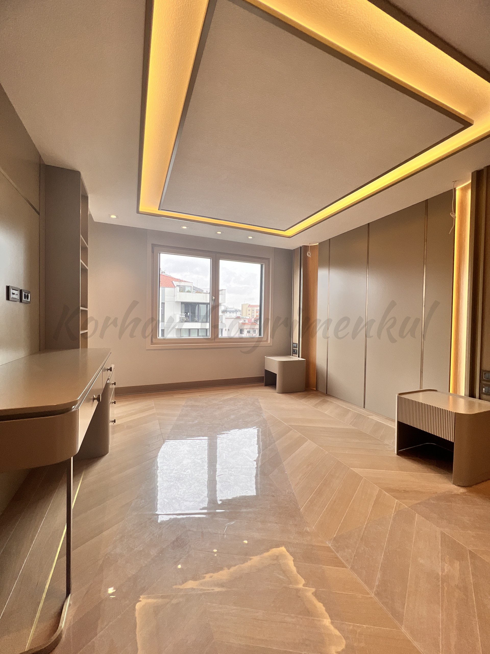 KALAMIŞ'TA KESİNTİSİZ DENİZ VE MARİNA MANZARALI 155M2 NET 4+1 SIFIR