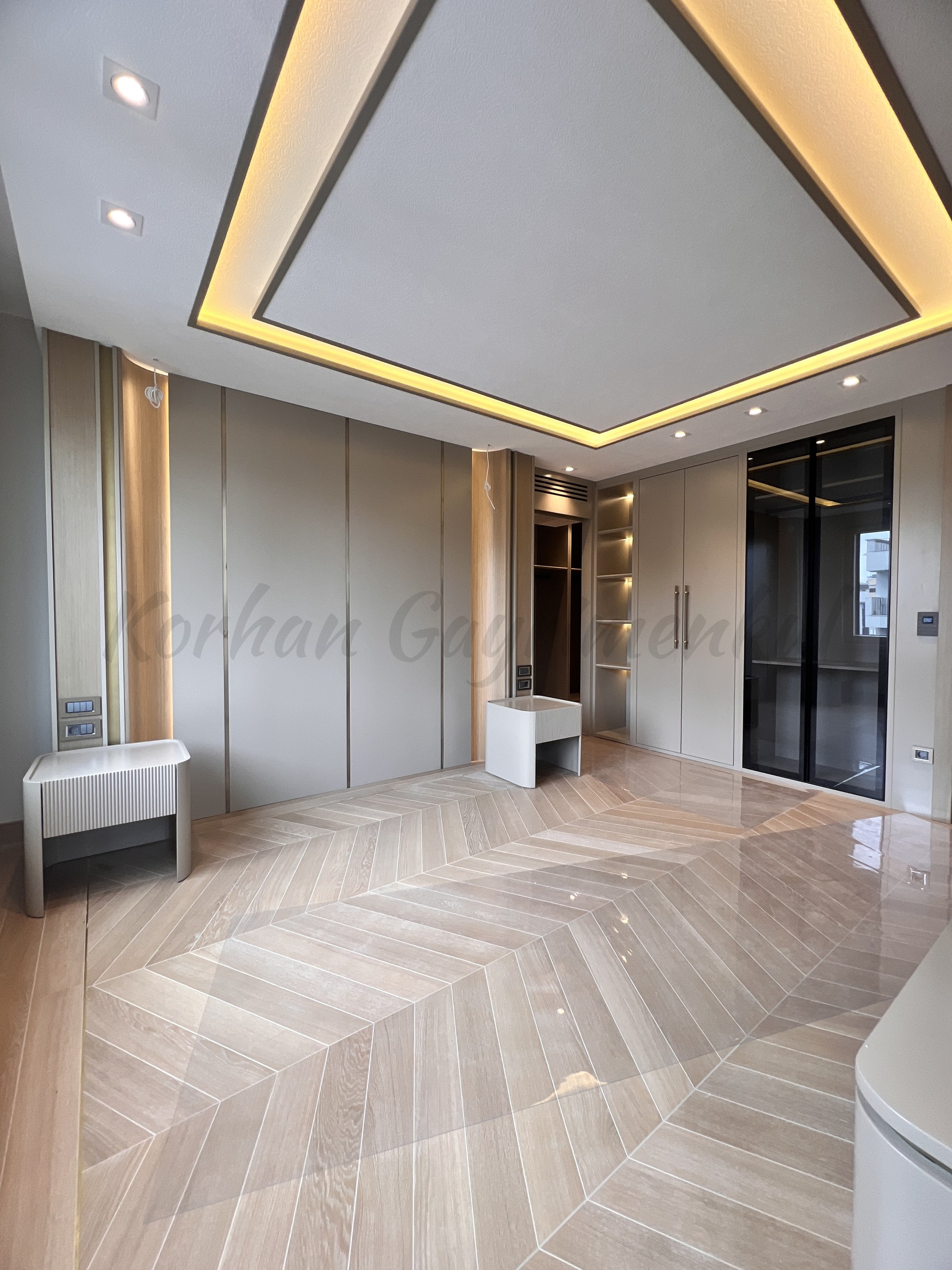 KALAMIŞ'TA KESİNTİSİZ DENİZ VE MARİNA MANZARALI 155M2 NET 4+1 SIFIR