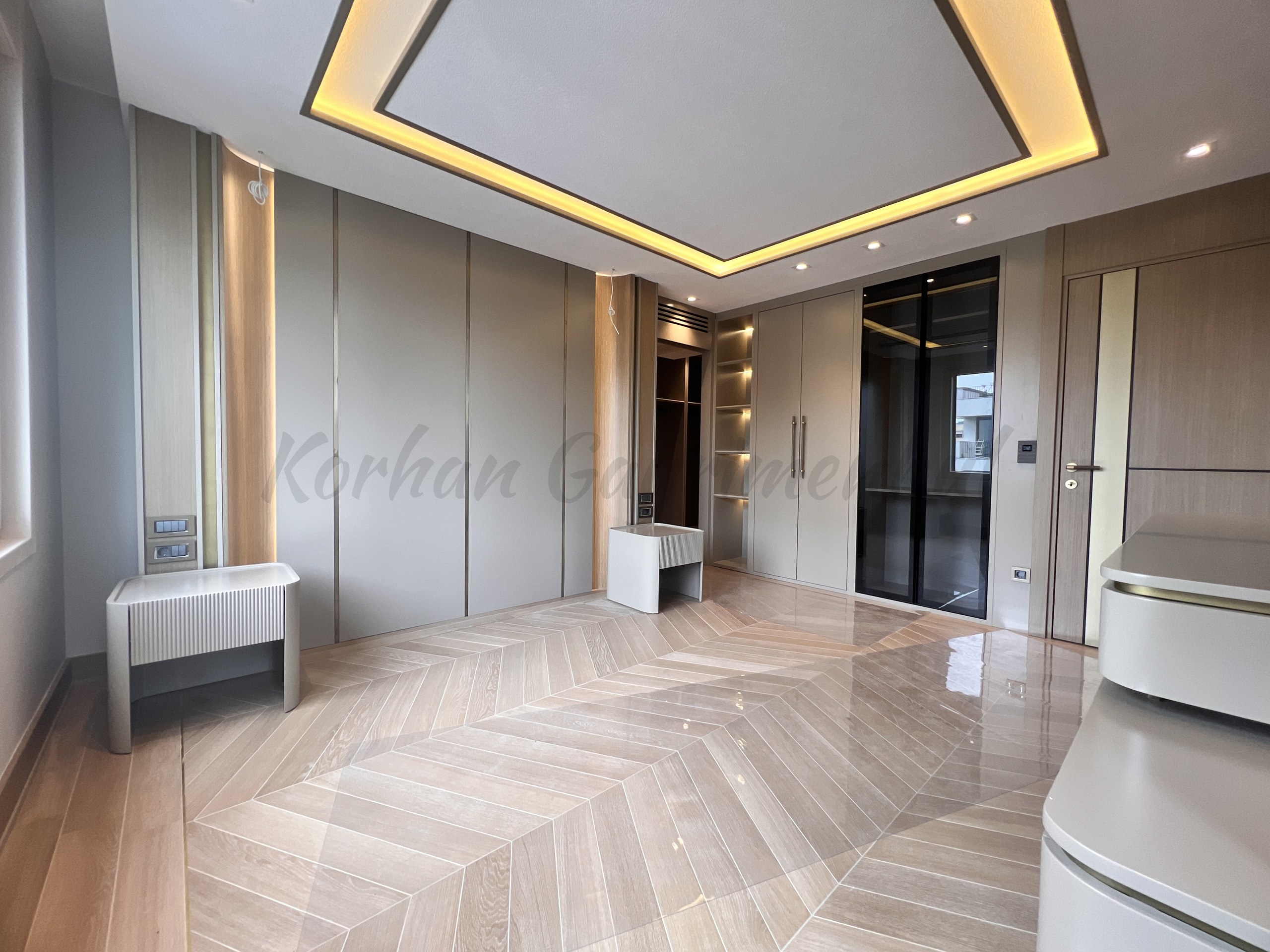 KALAMIŞ'TA KESİNTİSİZ DENİZ VE MARİNA MANZARALI 155M2 NET 4+1 SIFIR